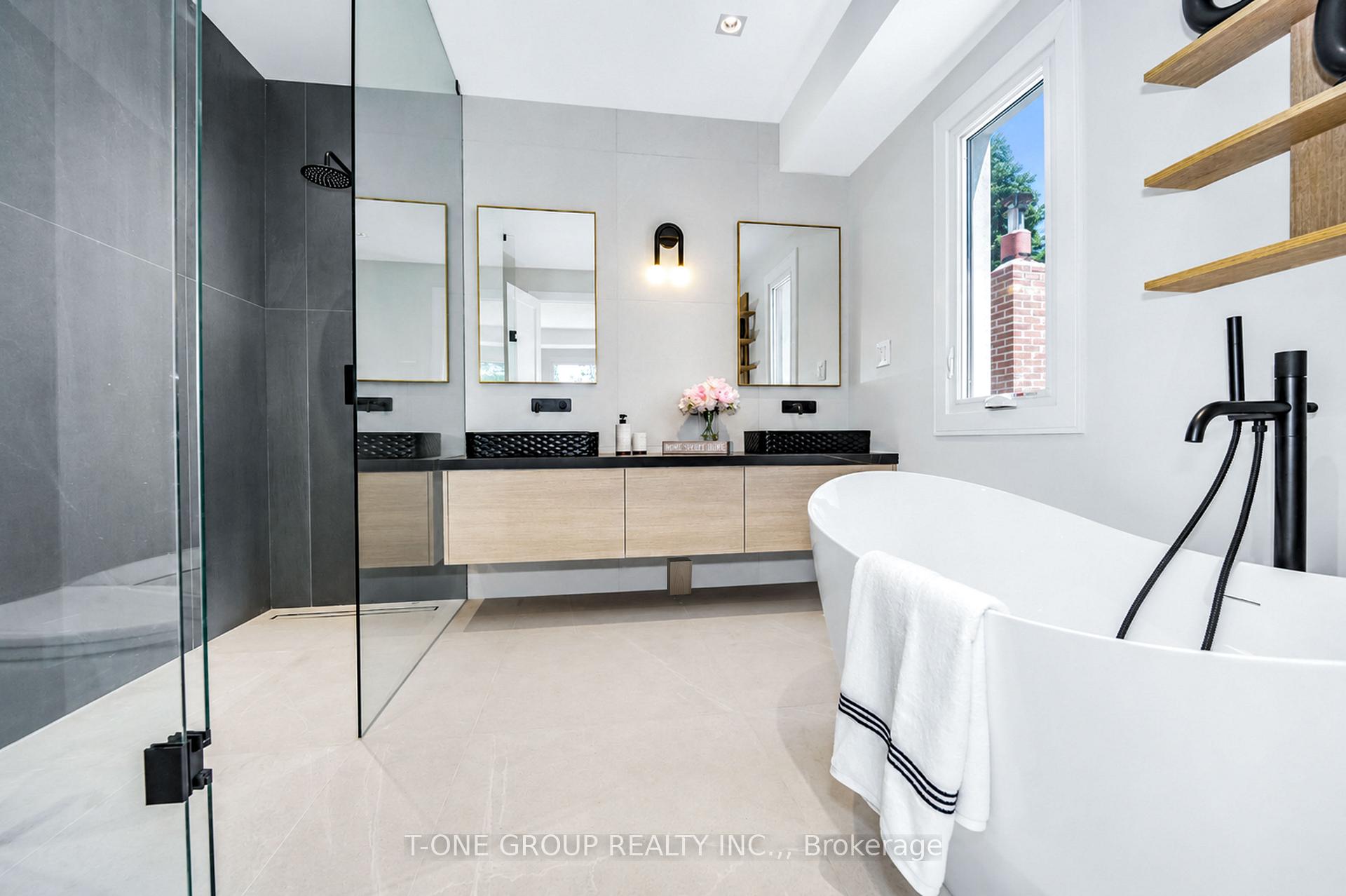 Photo 24 of 570 Main Street, Toronto, Woodbine-Lumsden — HOMEH