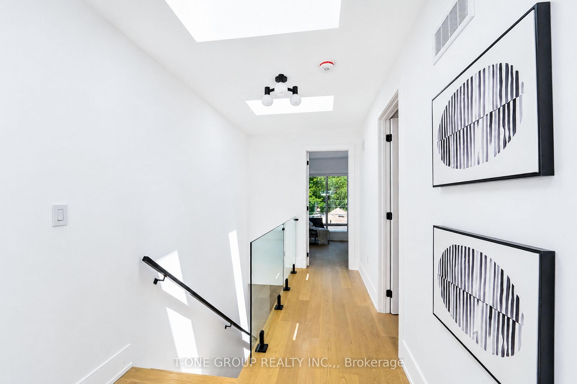 Photo 26 of 570 Main Street, Toronto, Woodbine-Lumsden — HOMEH