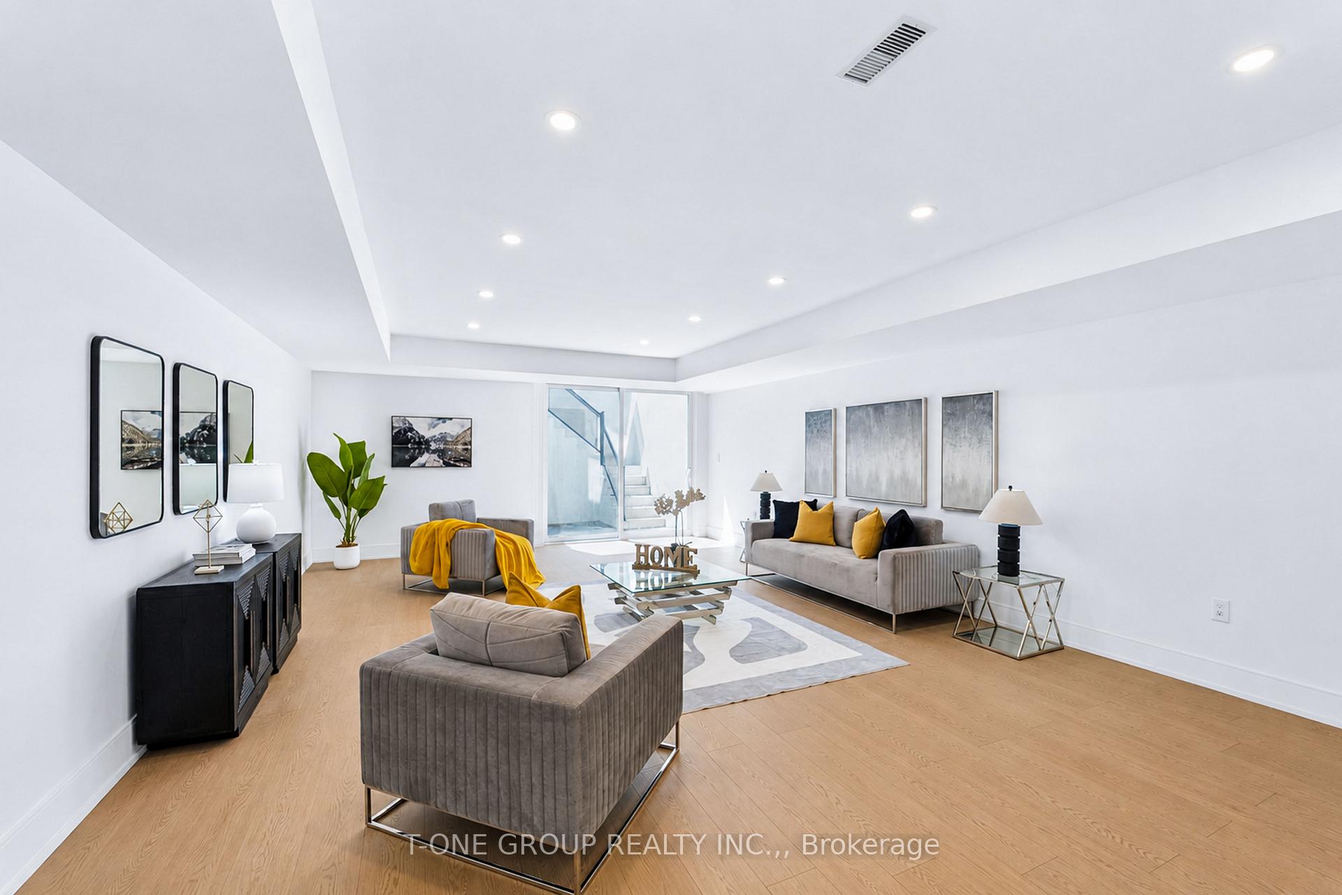 Photo 38 of 570 Main Street, Toronto, Woodbine-Lumsden — HOMEH