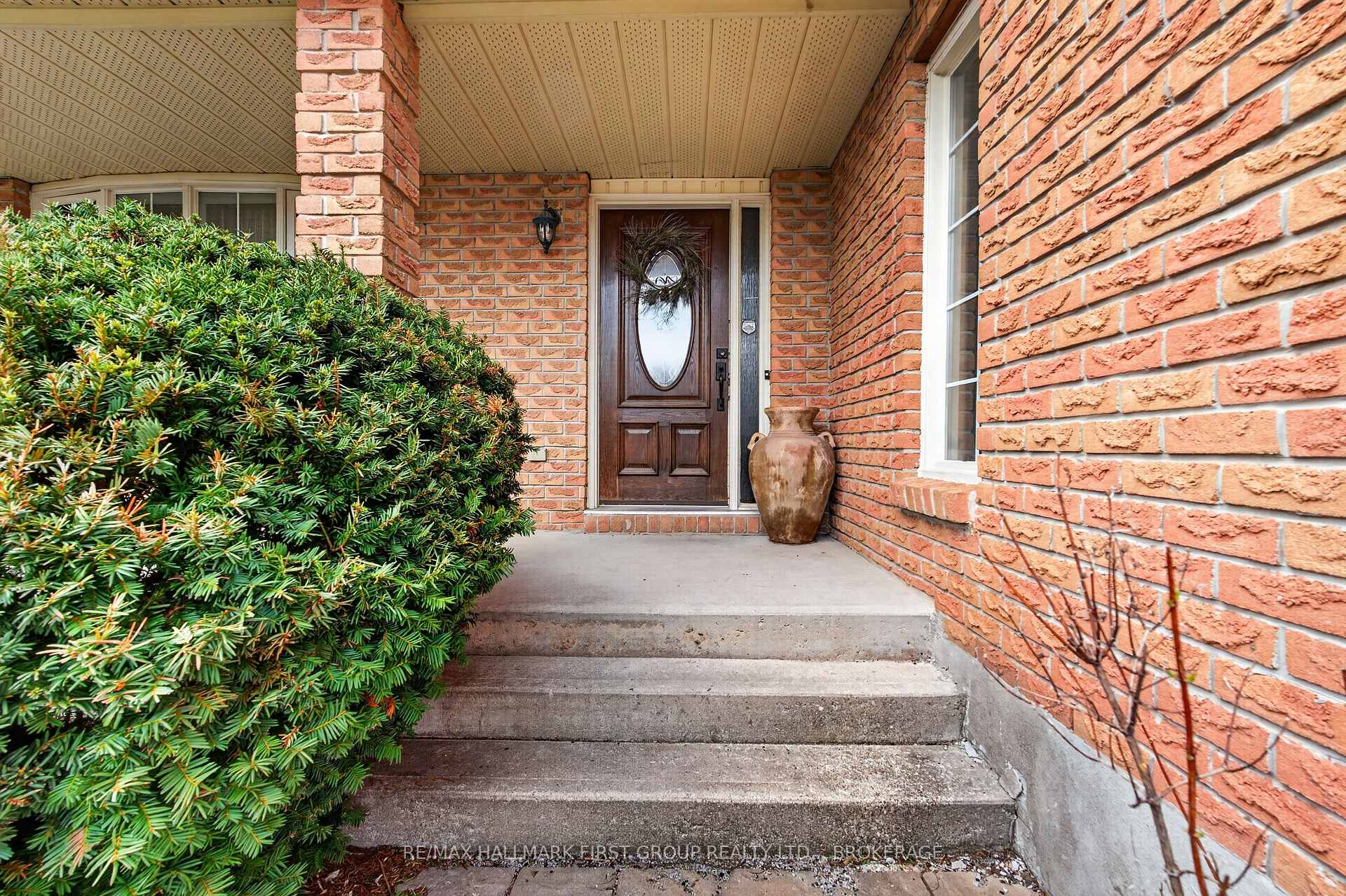 Photo 2 of 1130 Caitlin Crescent, Kingston, North of Taylor-Kidd Blvd — HOMEH
