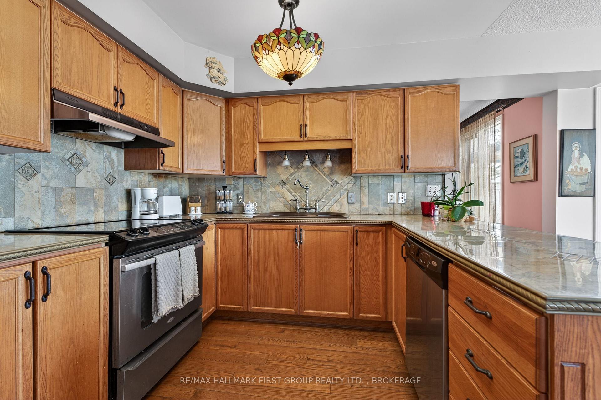 Photo 10 of 1130 Caitlin Crescent, Kingston, North of Taylor-Kidd Blvd — HOMEH