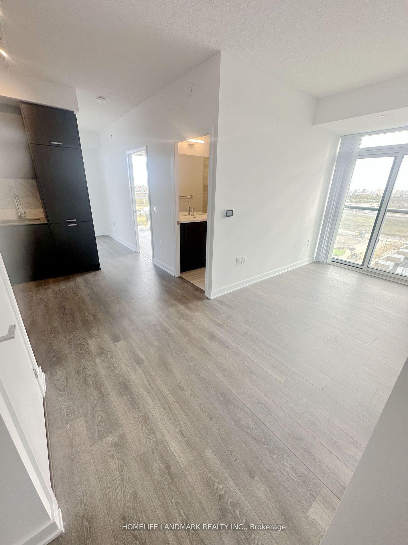 Photo 3 of Unit 719, 60 Honeycrisp Crescent, Vaughan, Vaughan Corporate Centre — HOMEH
