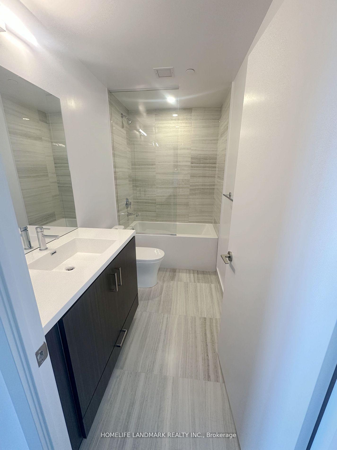 Photo 8 of Unit 719, 60 Honeycrisp Crescent, Vaughan, Vaughan Corporate Centre — HOMEH