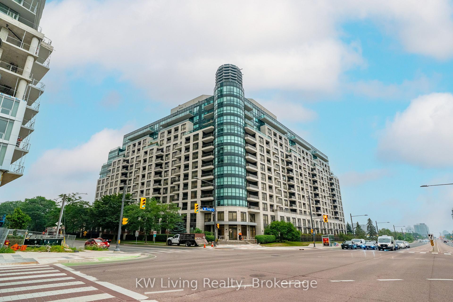 Photo 2 of Unit 905, 18 Harding Boulevard, Richmond Hill, Harding — HOMEH
