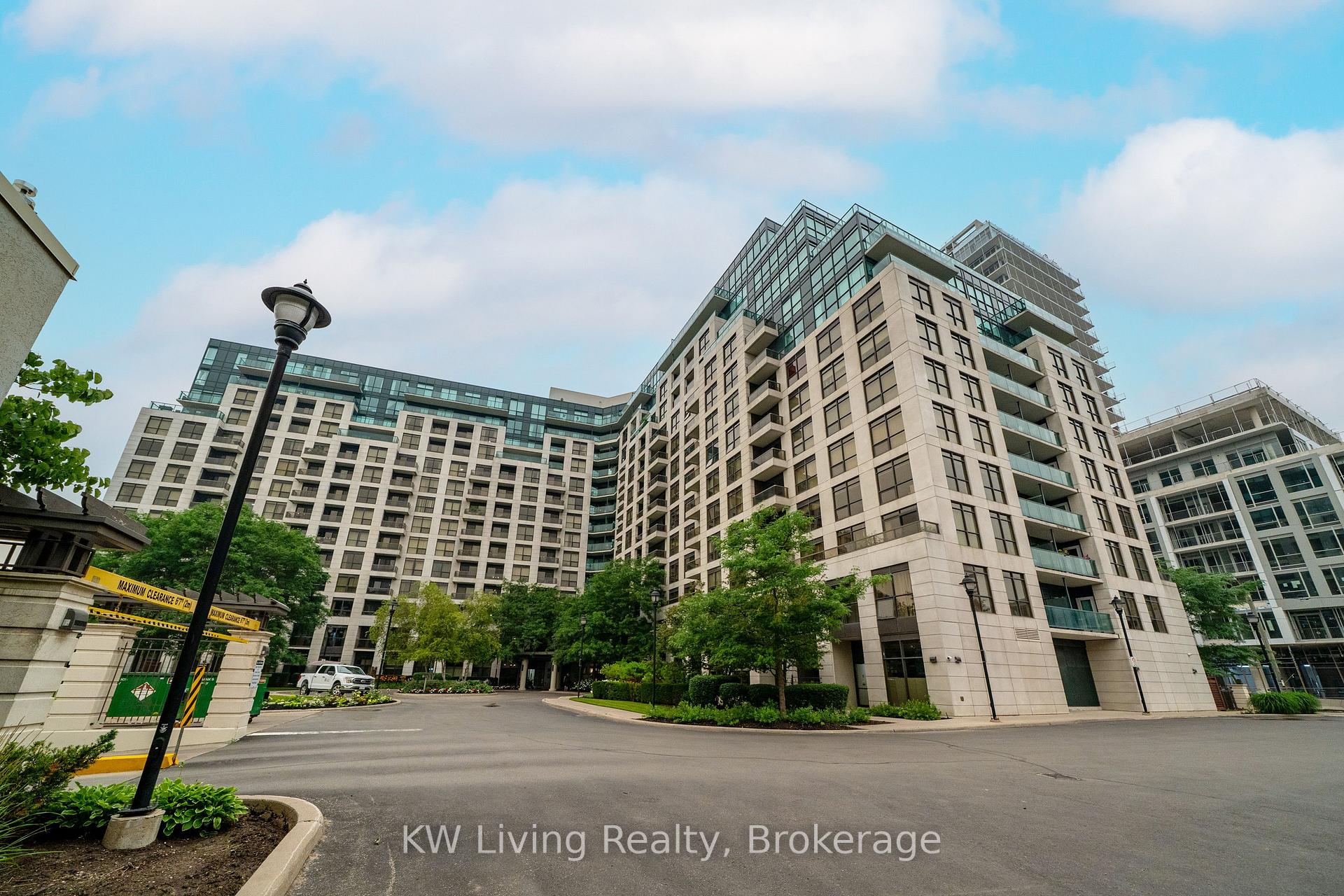 Photo 4 of Unit 905, 18 Harding Boulevard, Richmond Hill, Harding — HOMEH