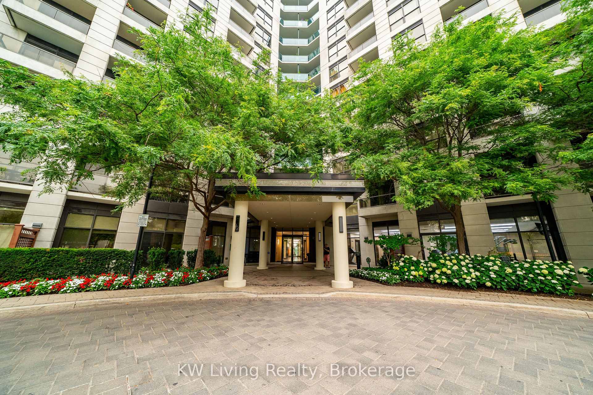 Photo 9 of Unit 905, 18 Harding Boulevard, Richmond Hill, Harding — HOMEH