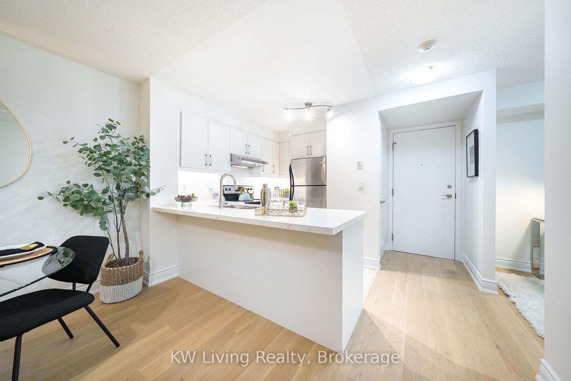 Photo 13 of Unit 905, 18 Harding Boulevard, Richmond Hill, Harding — HOMEH