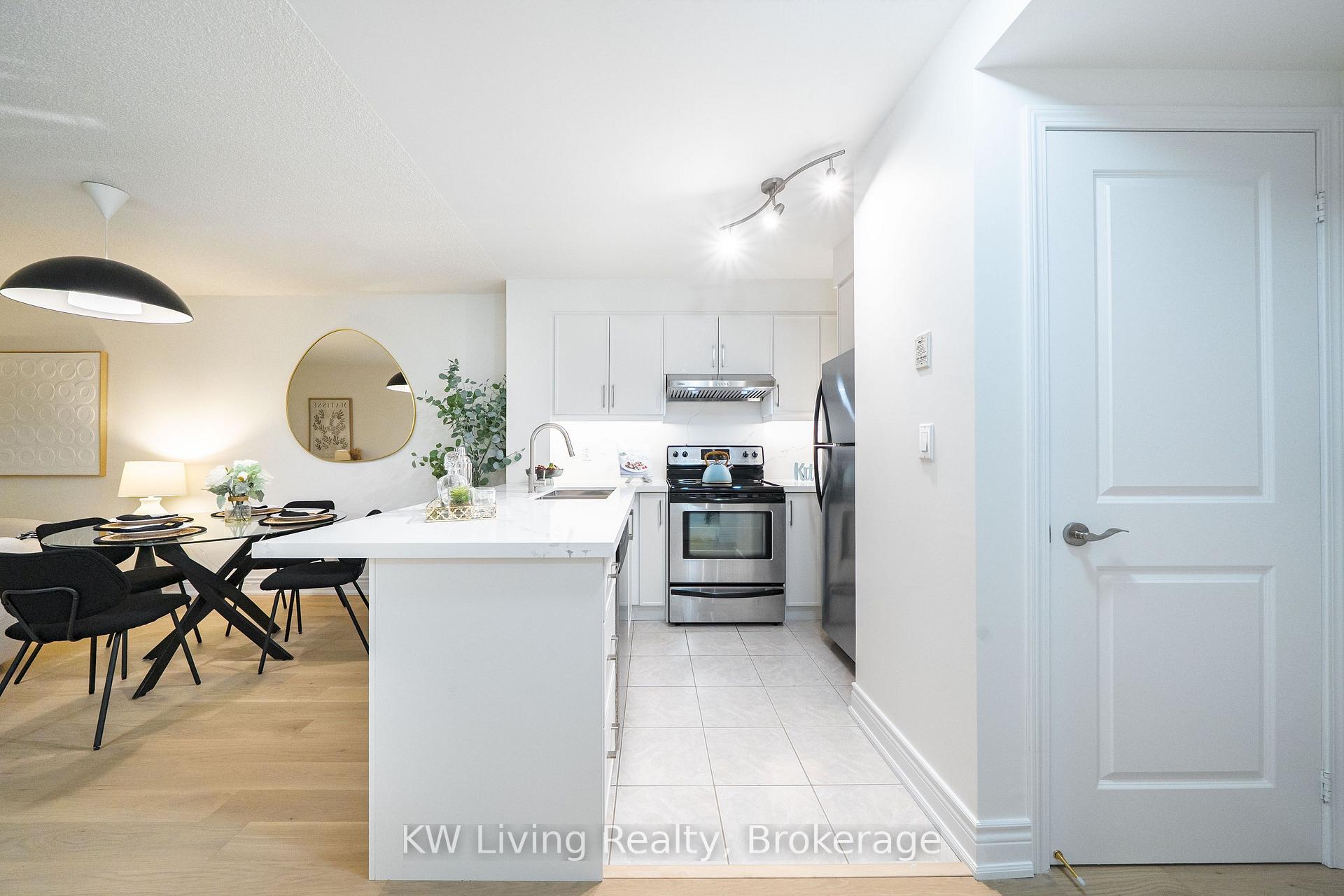 Photo 14 of Unit 905, 18 Harding Boulevard, Richmond Hill, Harding — HOMEH