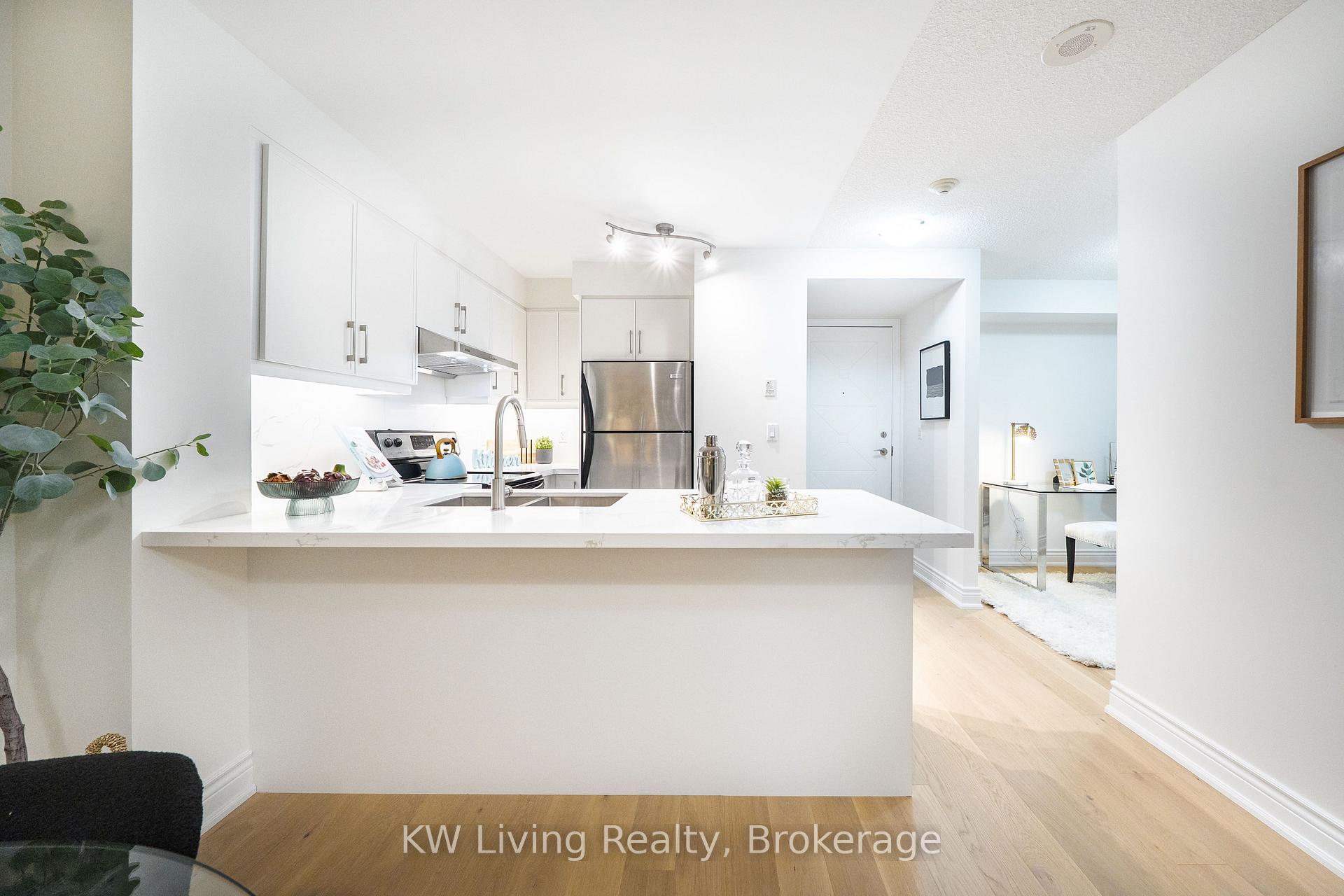 Photo 17 of Unit 905, 18 Harding Boulevard, Richmond Hill, Harding — HOMEH