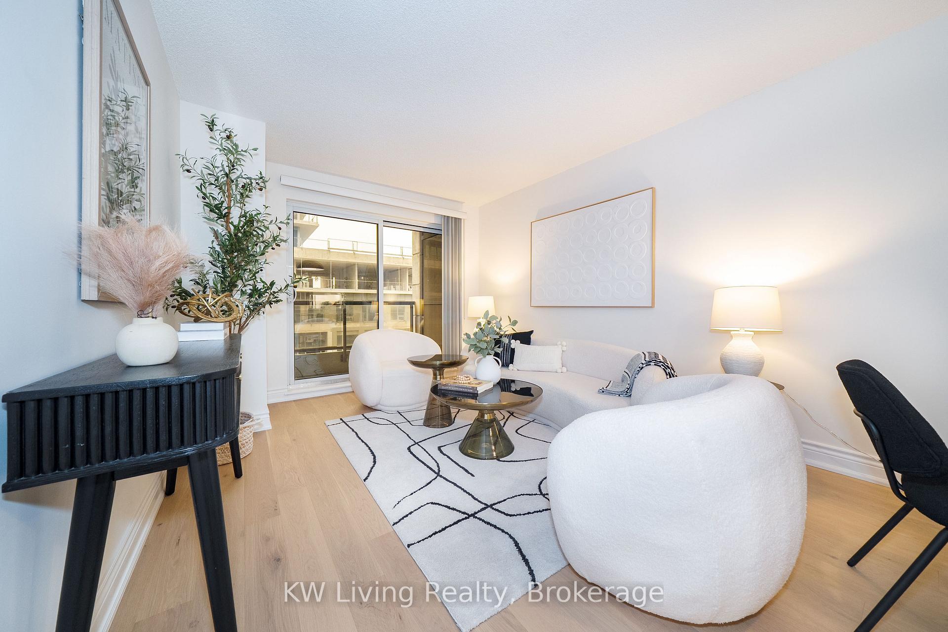 Photo 20 of Unit 905, 18 Harding Boulevard, Richmond Hill, Harding — HOMEH