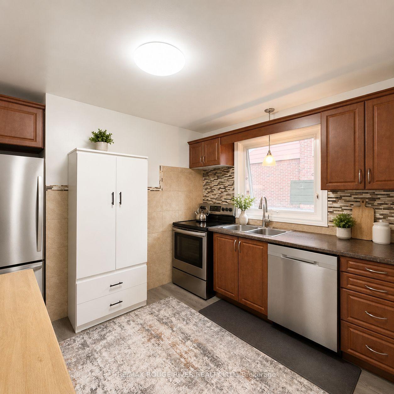 Photo 2 of Unit Upper Unit, 283 East 45th Street, Hamilton, Hampton Heights — HOMEH
