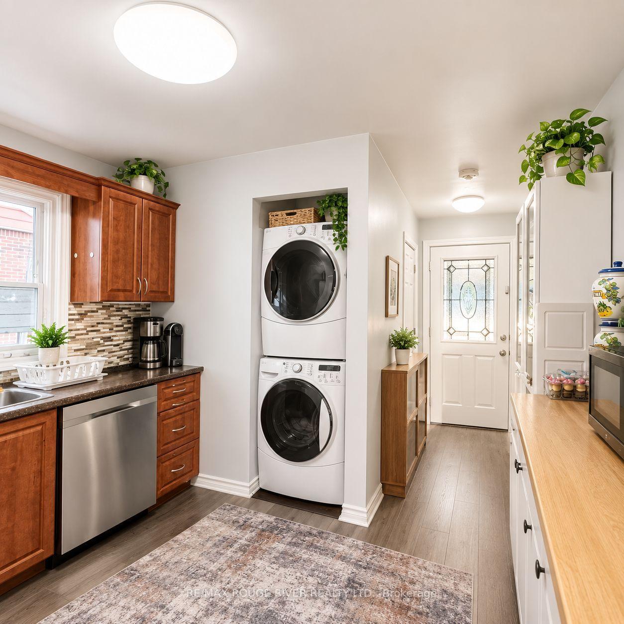 Photo 4 of Unit Upper Unit, 283 East 45th Street, Hamilton, Hampton Heights — HOMEH