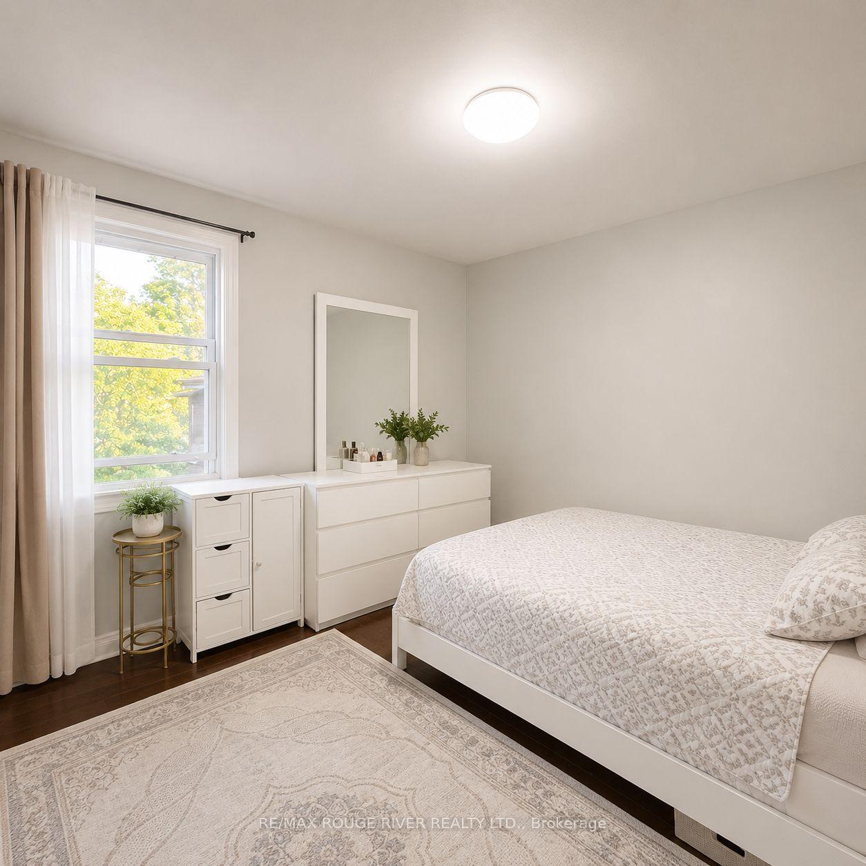 Photo 9 of Unit Upper Unit, 283 East 45th Street, Hamilton, Hampton Heights — HOMEH
