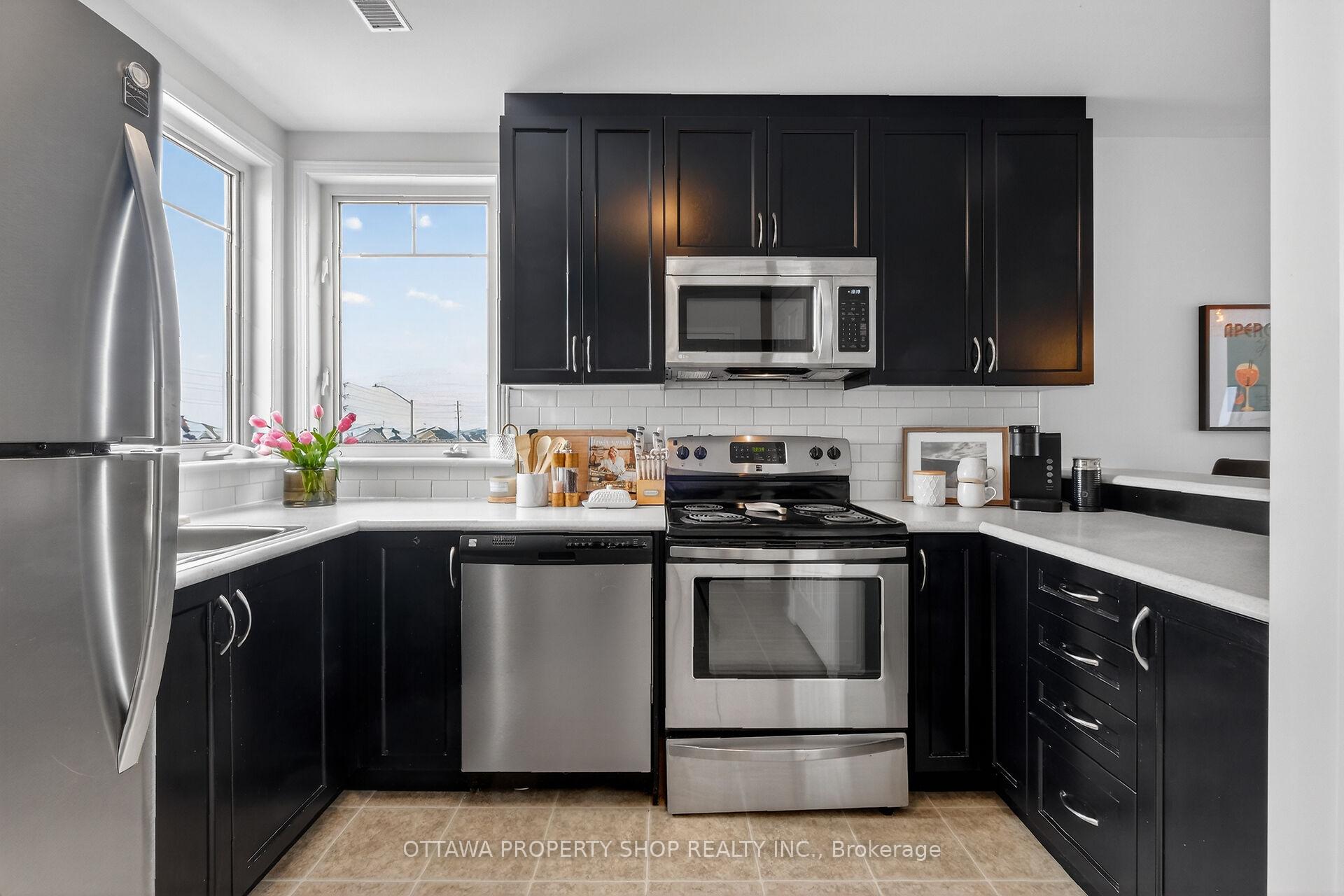 Photo 5 of 3385 Cambrian Road, Ottawa, Barrhaven - Stonebridge — HOMEH