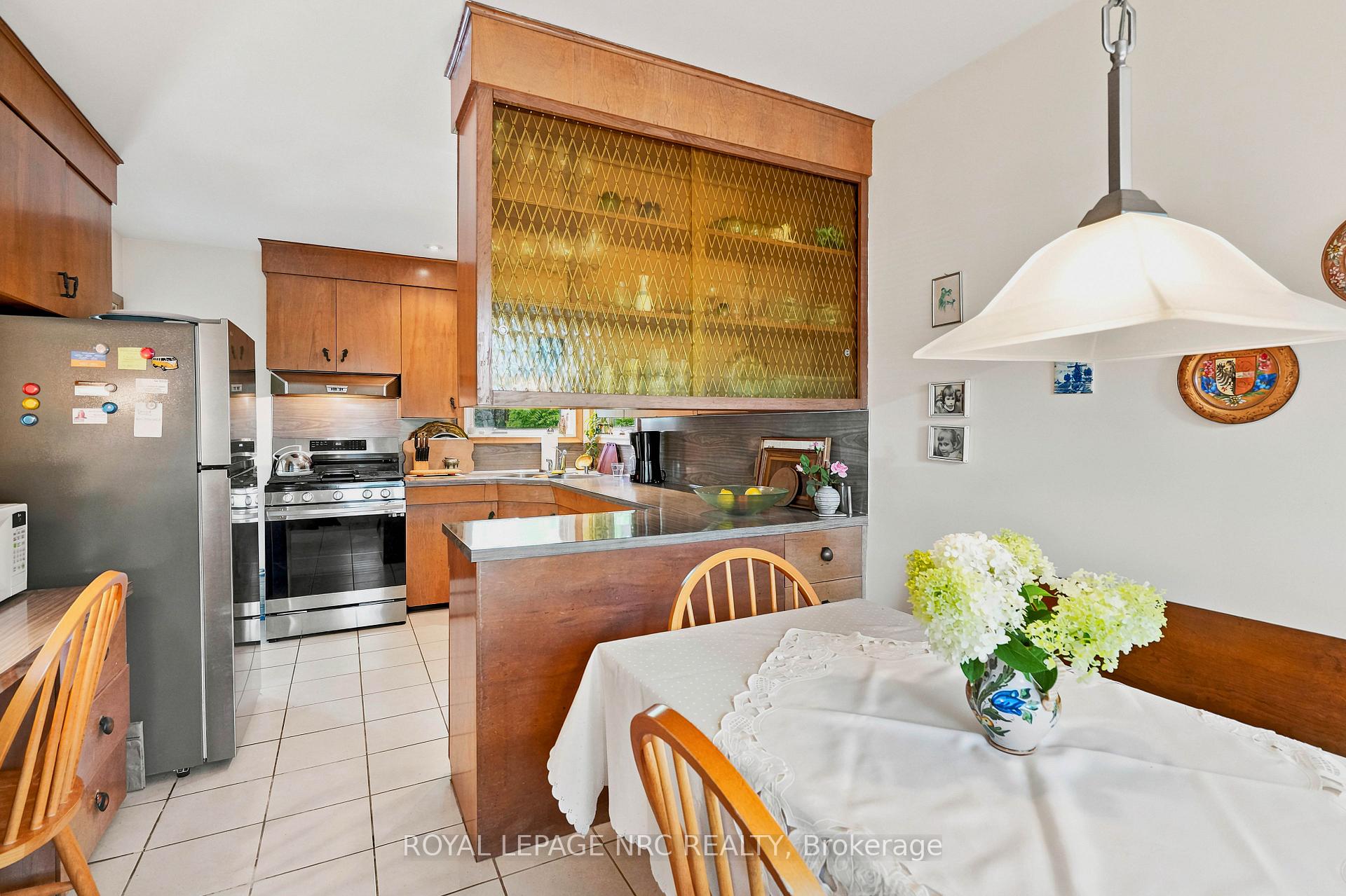 Photo 47 of 102 Masterson Drive, St. Catharines, Glendale/Glenridge — HOMEH