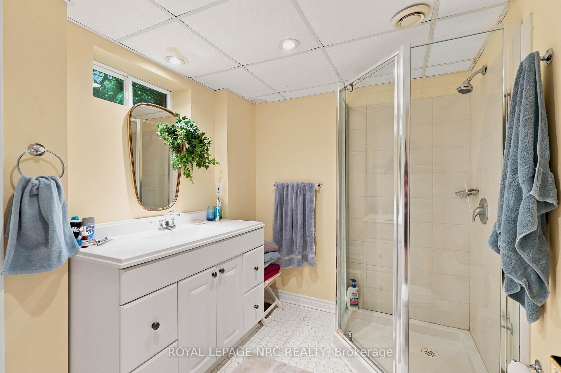 Photo 63 of 102 Masterson Drive, St. Catharines, Glendale/Glenridge — HOMEH