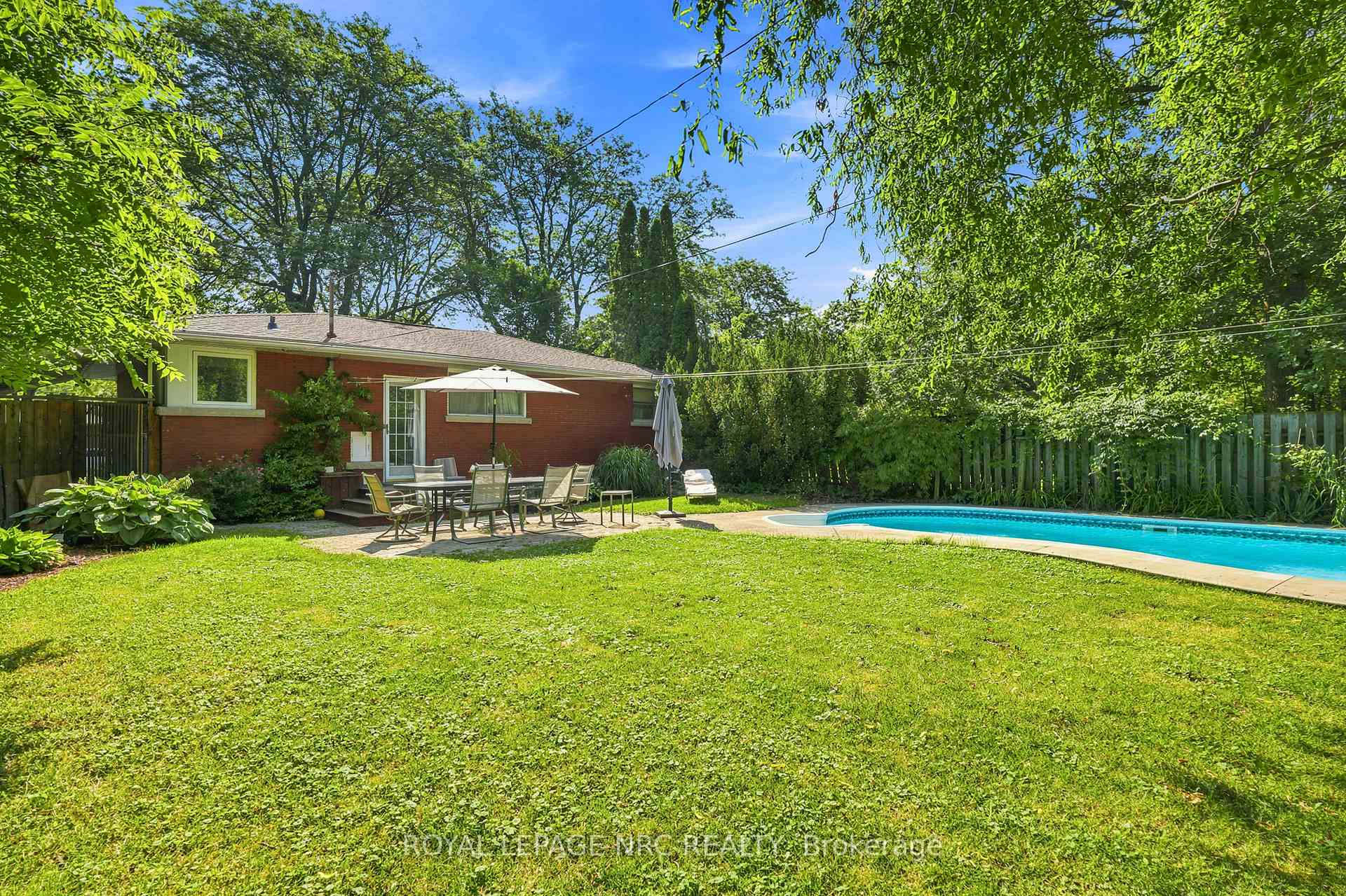 Photo 71 of 102 Masterson Drive, St. Catharines, Glendale/Glenridge — HOMEH