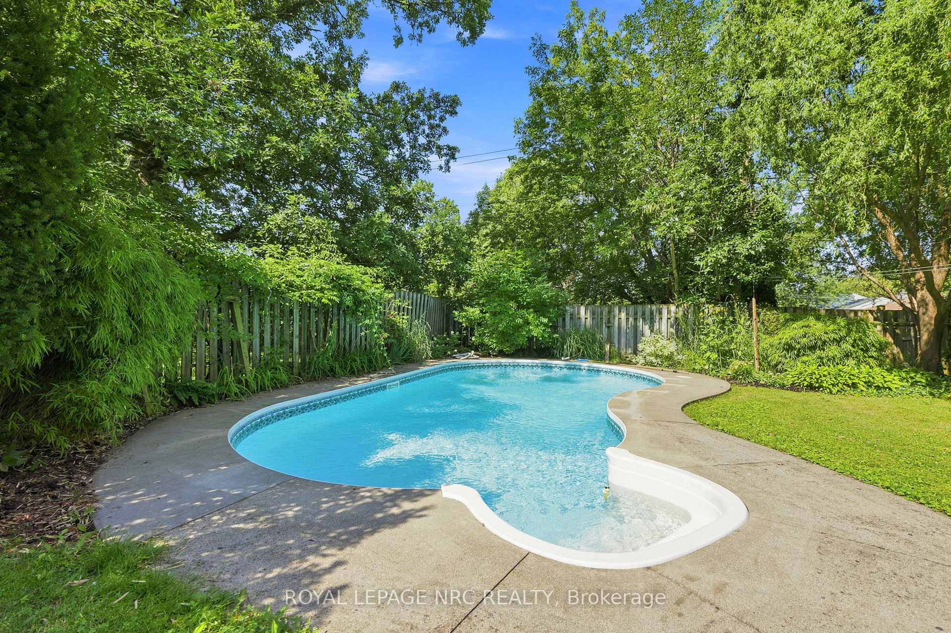Photo 77 of 102 Masterson Drive, St. Catharines, Glendale/Glenridge — HOMEH