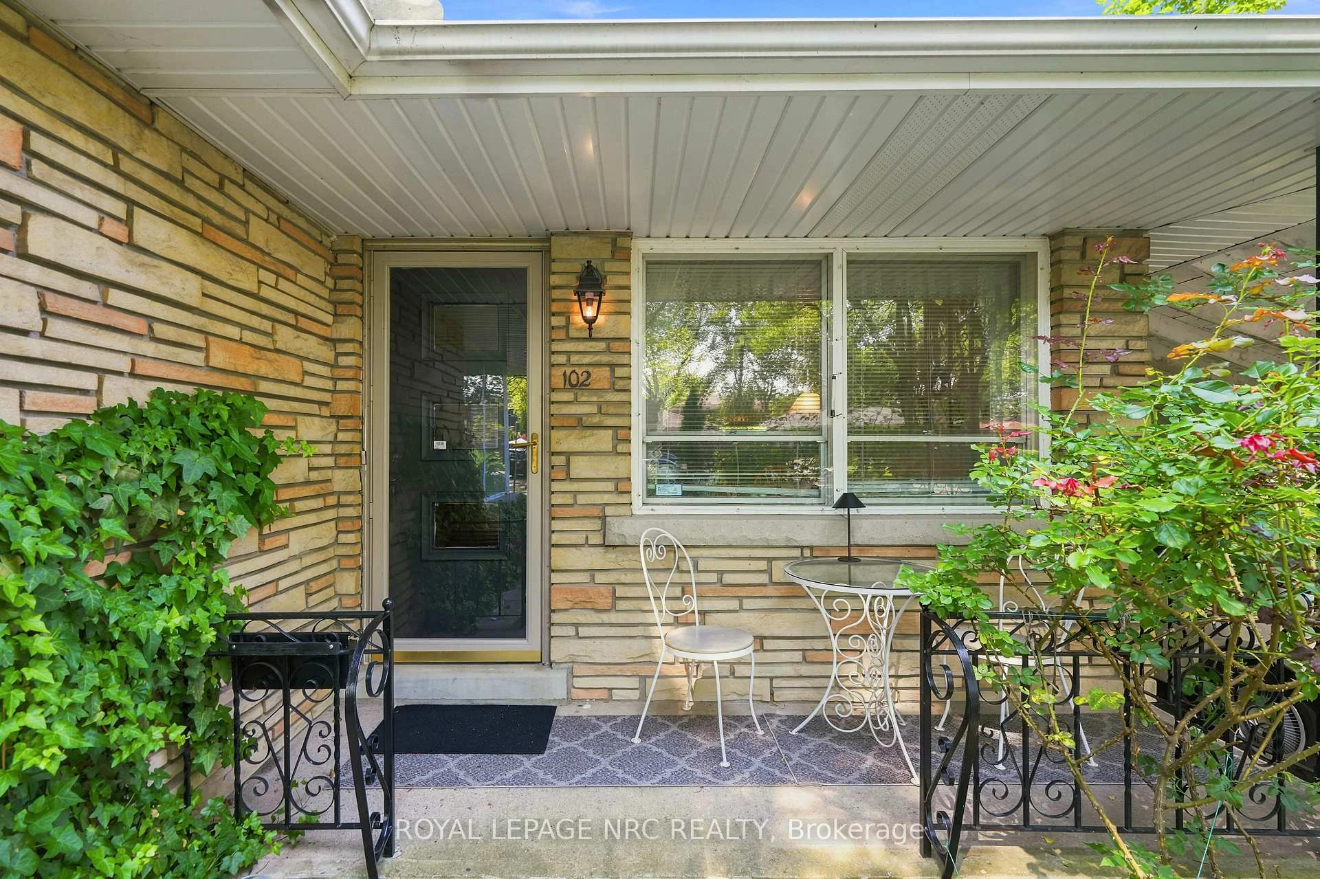 Photo 23 of 102 Masterson Drive, St. Catharines, Glendale/Glenridge — HOMEH