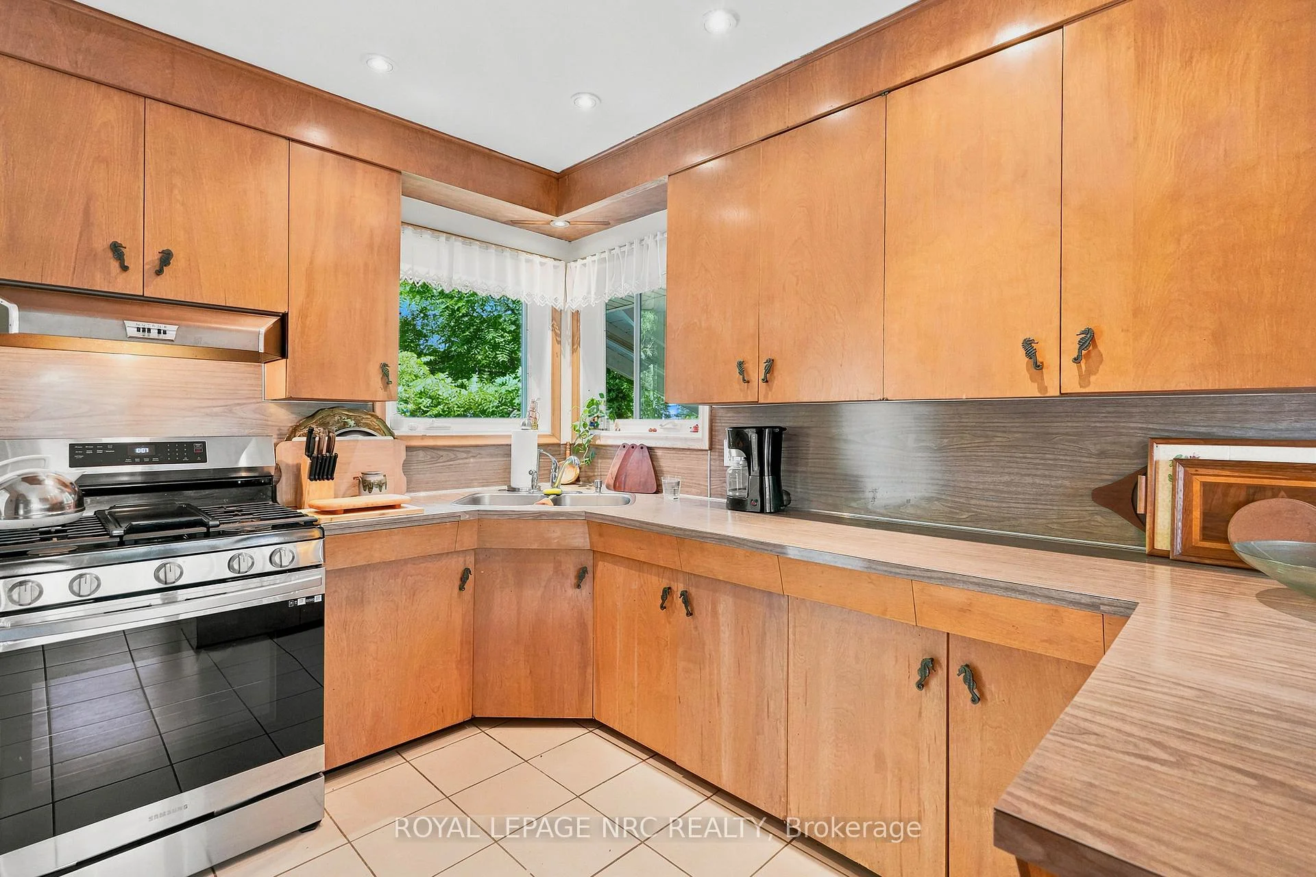 Photo 35 of 102 Masterson Drive, St. Catharines, Glendale/Glenridge — HOMEH