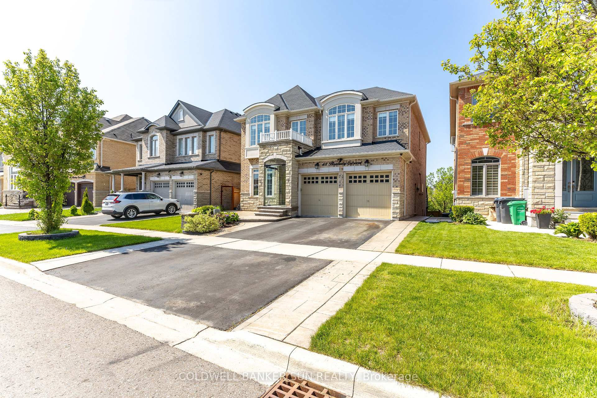 Photo 2 of 48 Hanbury Crescent, Brampton, Credit Valley — HOMEH