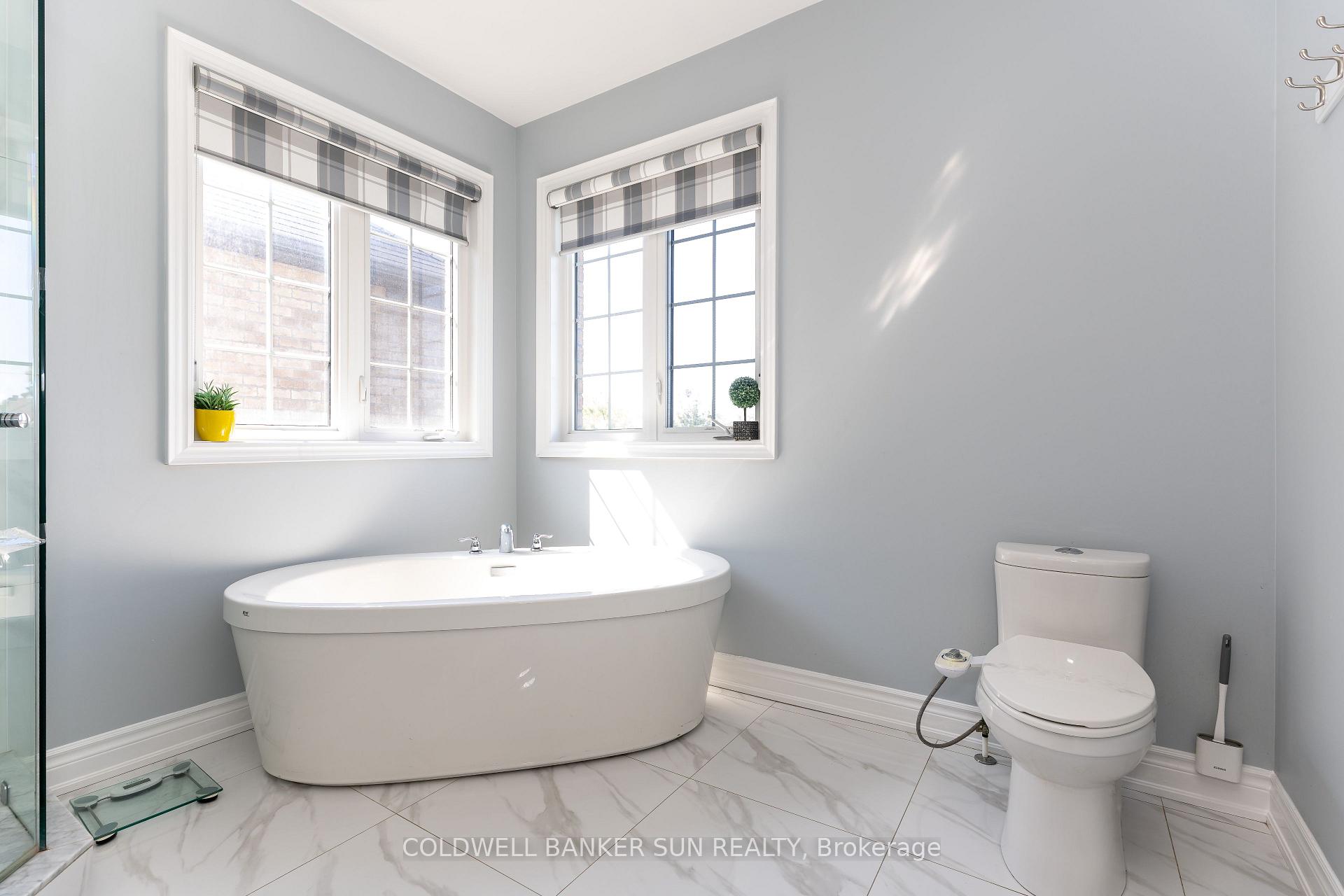 Photo 24 of 48 Hanbury Crescent, Brampton, Credit Valley — HOMEH