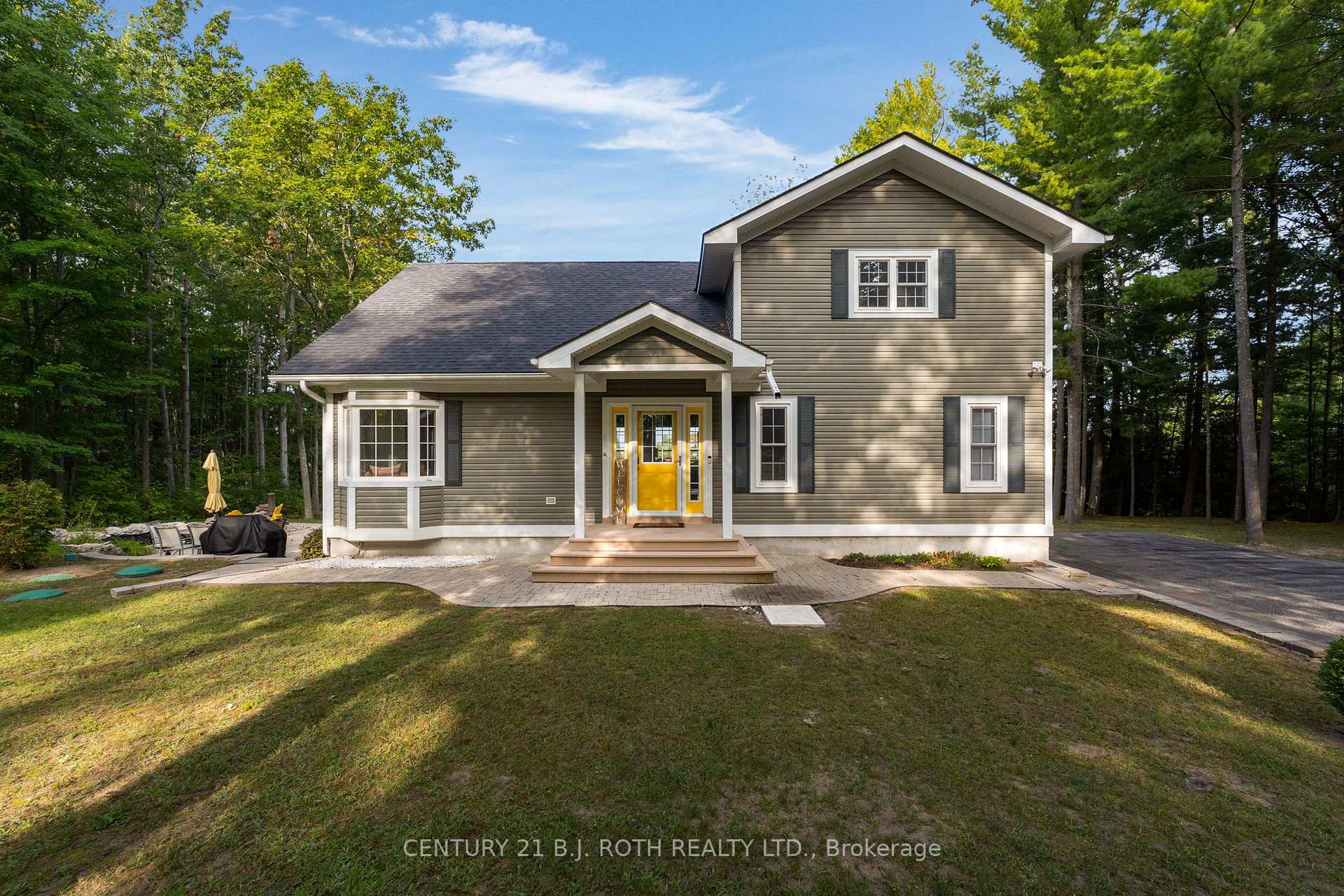 Front of 2710 Portage Trail
