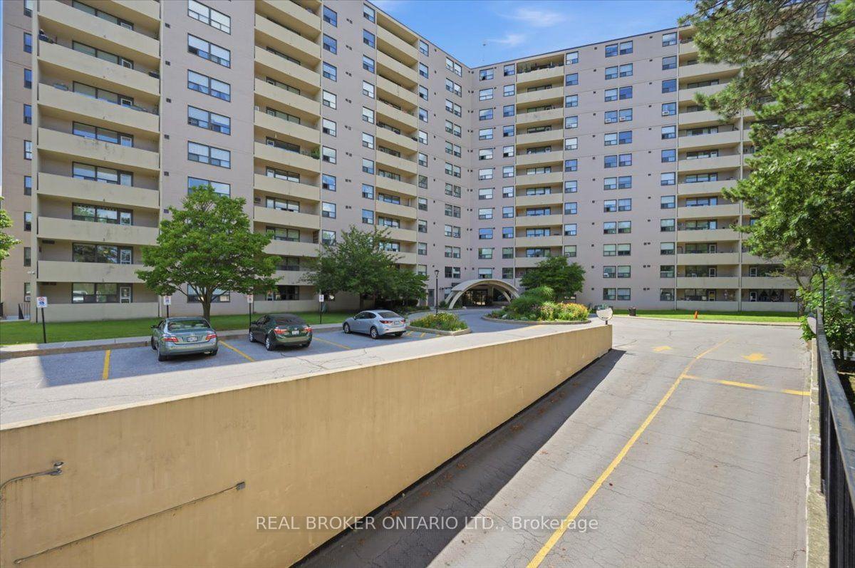 Photo 2 of Unit 916, 700 Dynes Road, Burlington, Roseland — HOMEH