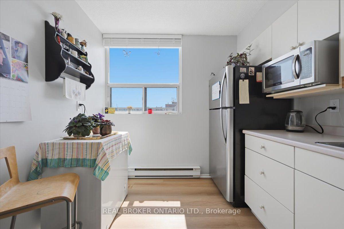 Photo 6 of Unit 916, 700 Dynes Road, Burlington, Roseland — HOMEH