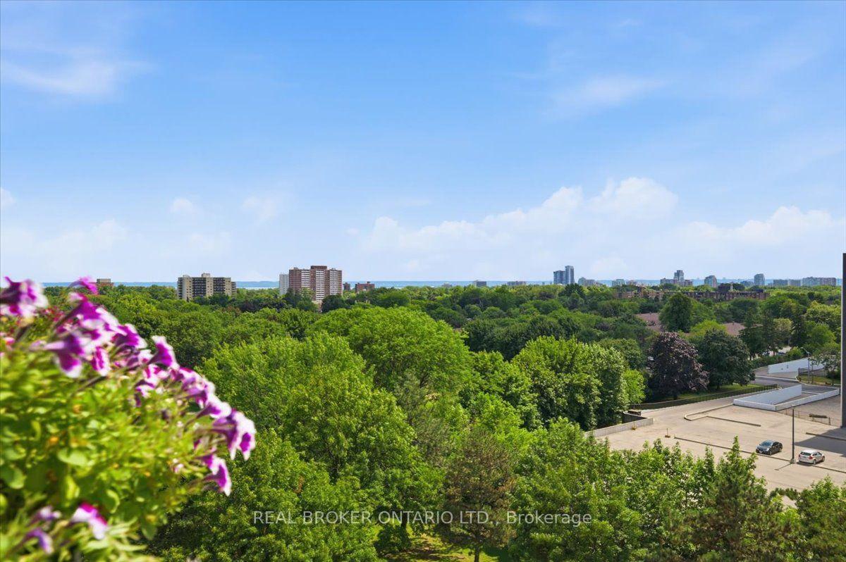 Photo 18 of Unit 916, 700 Dynes Road, Burlington, Roseland — HOMEH