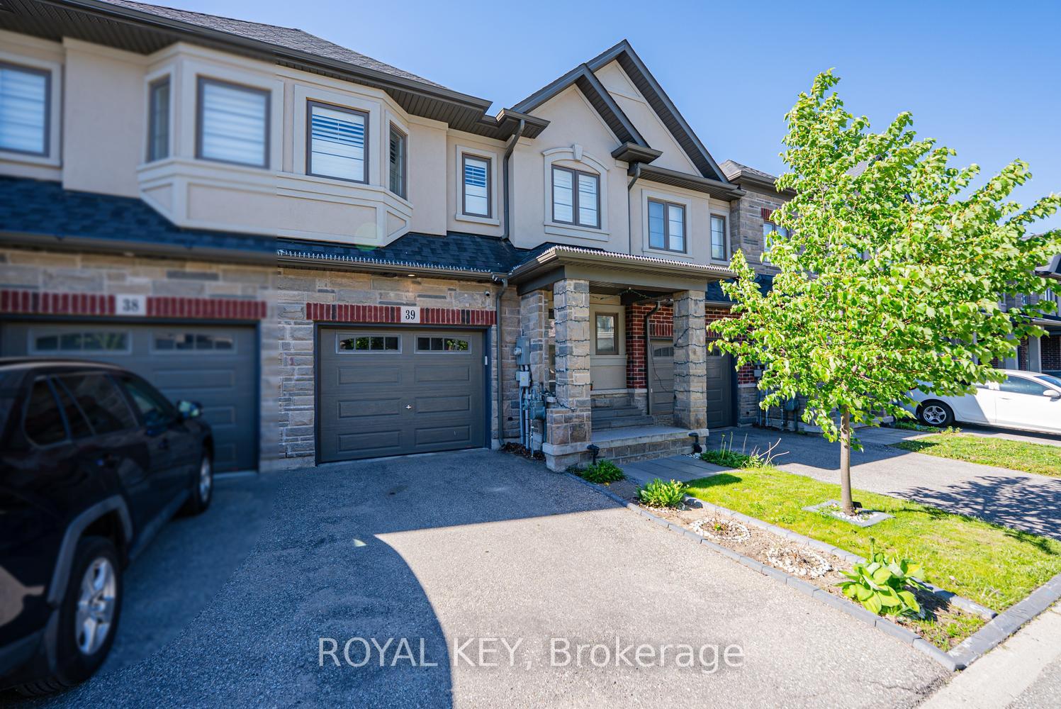 Photo 3 of 324 Equestrian Way, Cambridge, Preston Heights — HOMEH