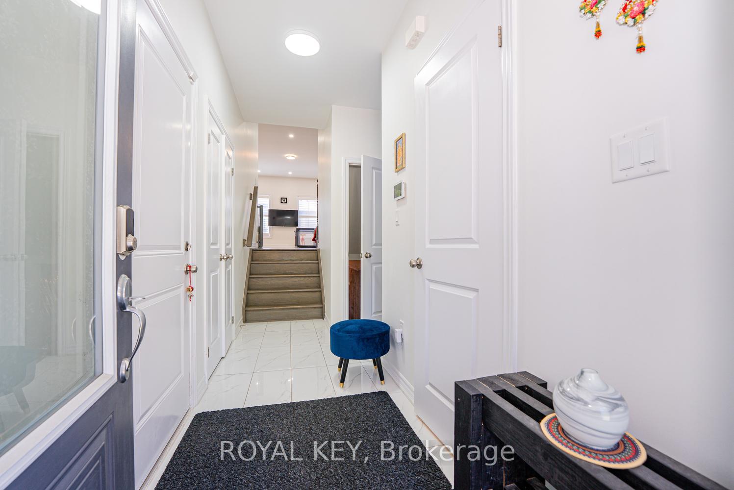 Photo 6 of 324 Equestrian Way, Cambridge, Preston Heights — HOMEH