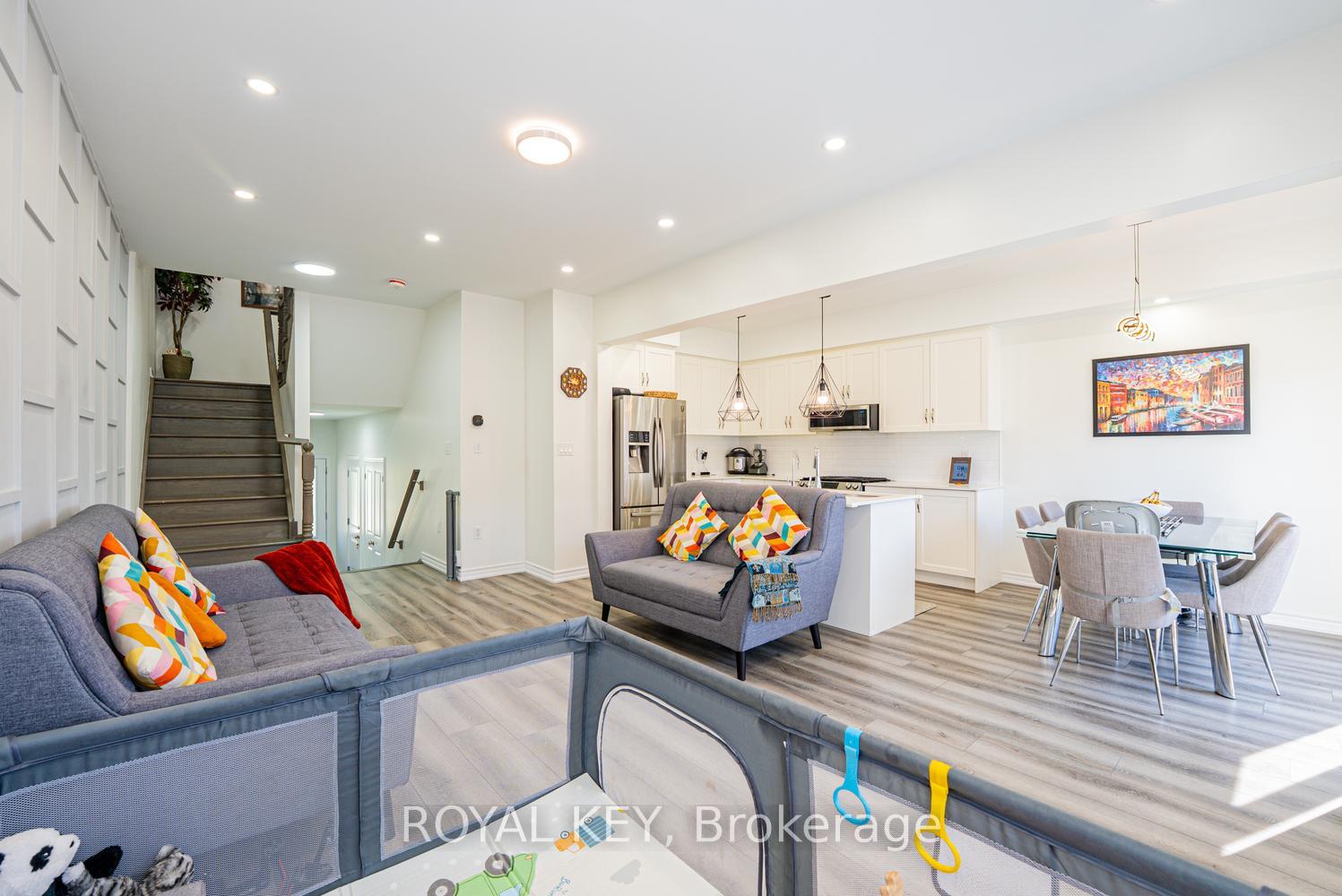 Photo 9 of 324 Equestrian Way, Cambridge, Preston Heights — HOMEH