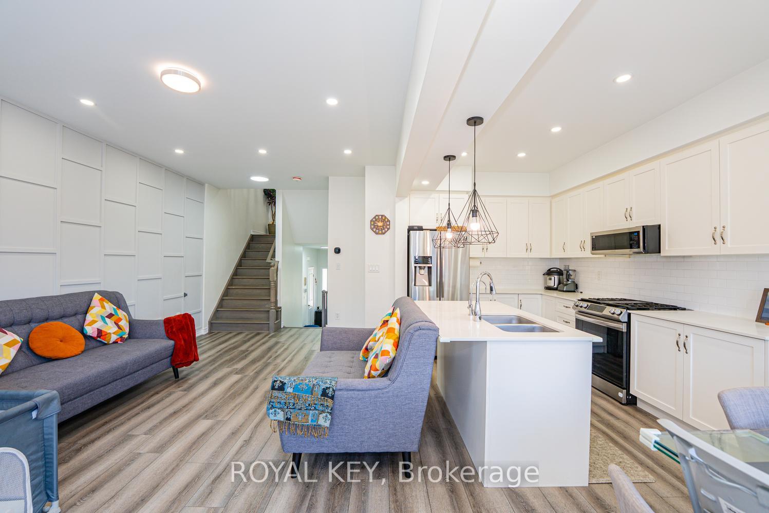 Photo 10 of 324 Equestrian Way, Cambridge, Preston Heights — HOMEH