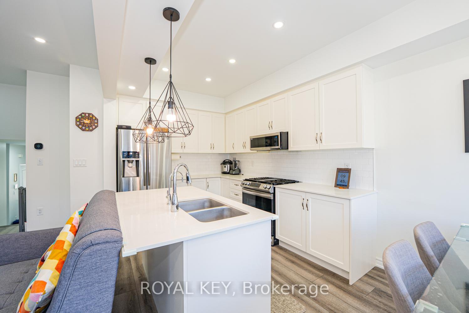 Photo 12 of 324 Equestrian Way, Cambridge, Preston Heights — HOMEH