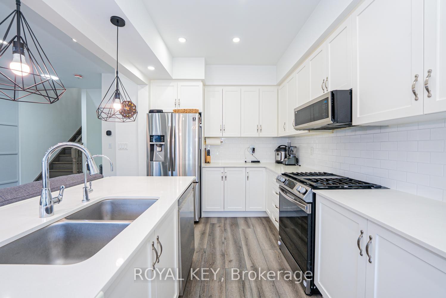 Photo 13 of 324 Equestrian Way, Cambridge, Preston Heights — HOMEH