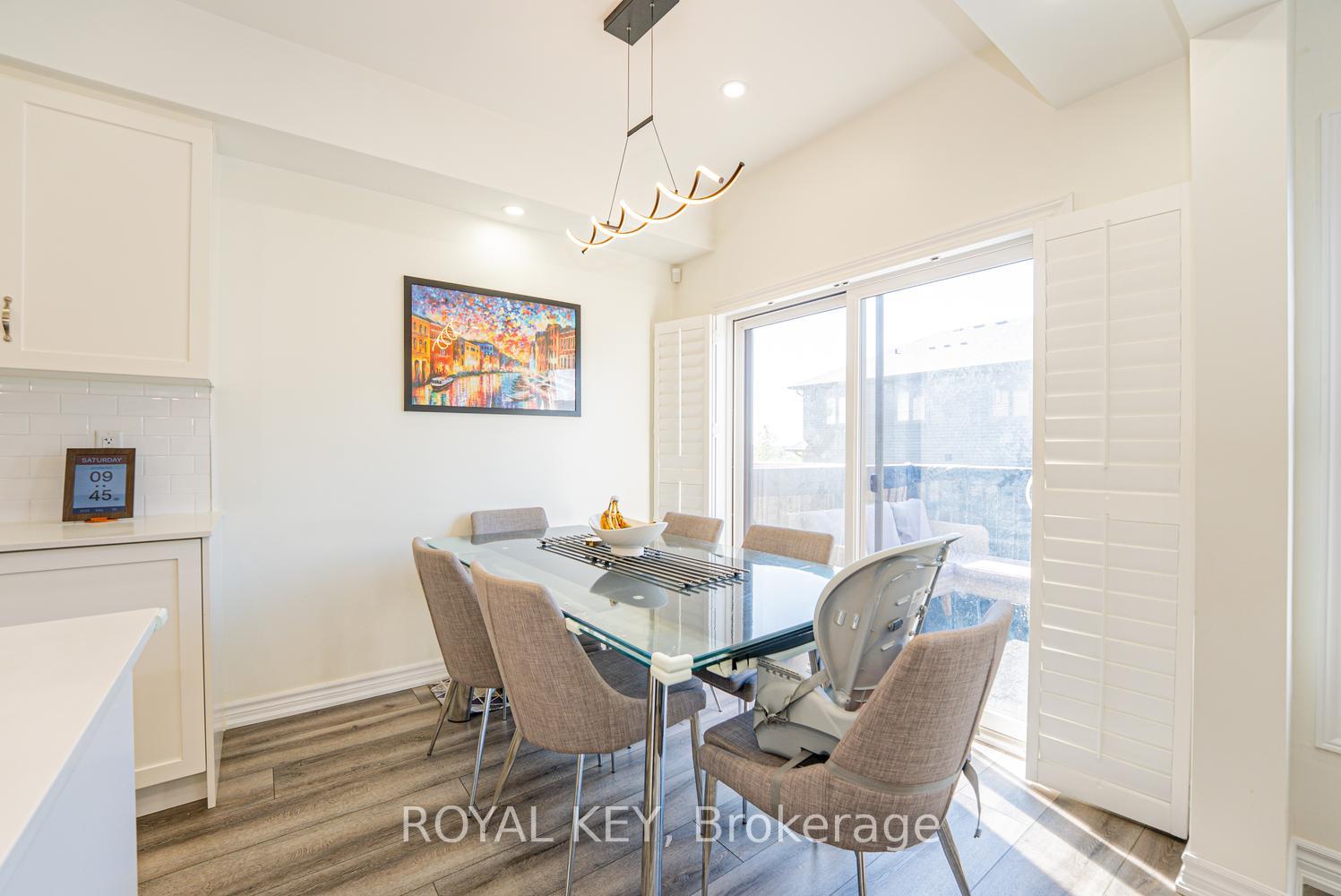Photo 14 of 324 Equestrian Way, Cambridge, Preston Heights — HOMEH