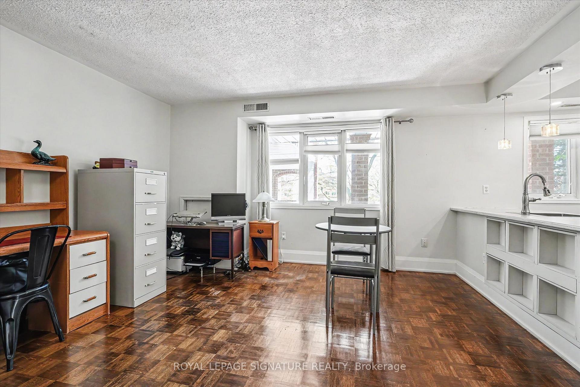 Photo 11 of Unit 221, 101 Bristol Road E, Mississauga, Hurontario — HOMEH