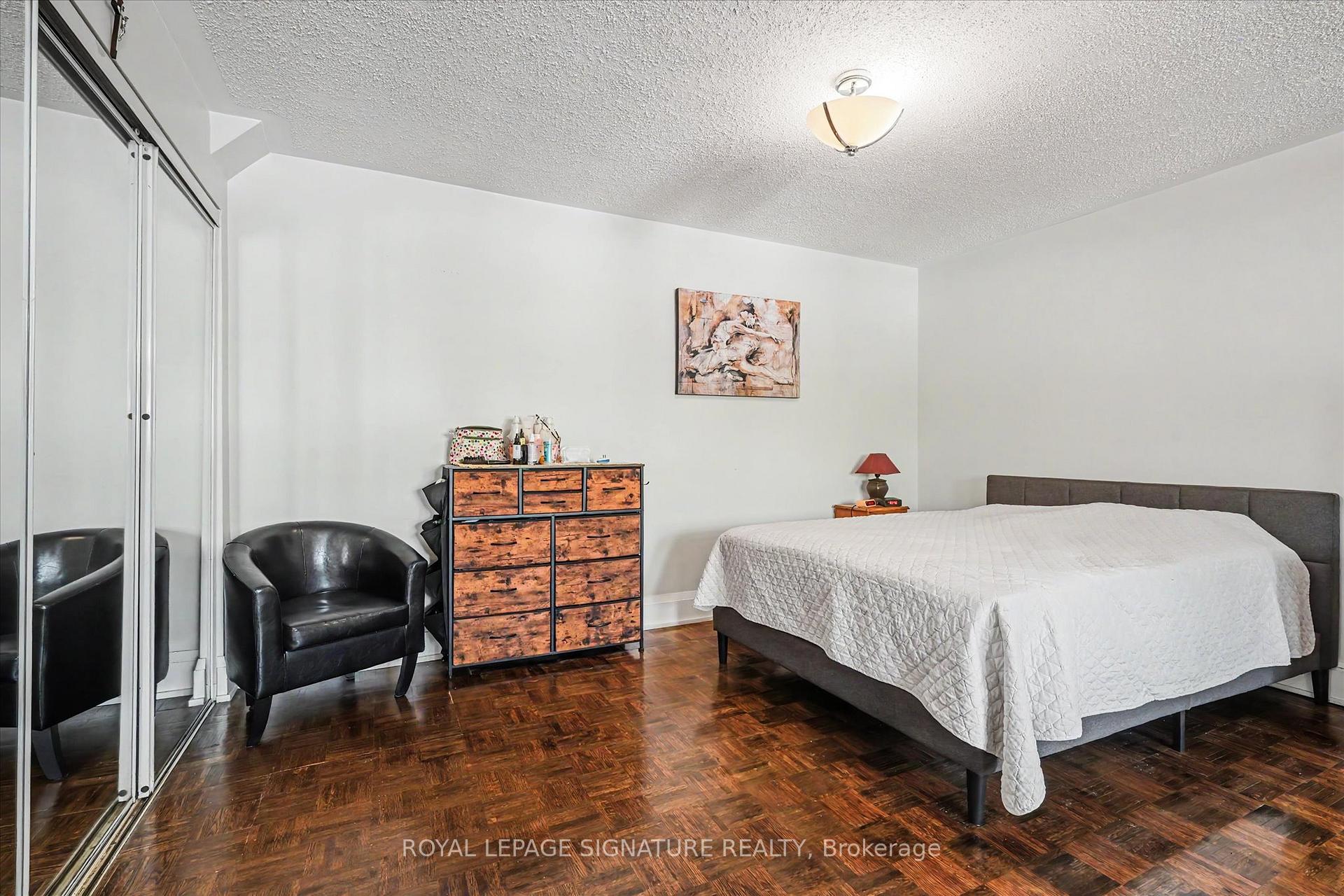 Photo 13 of Unit 221, 101 Bristol Road E, Mississauga, Hurontario — HOMEH