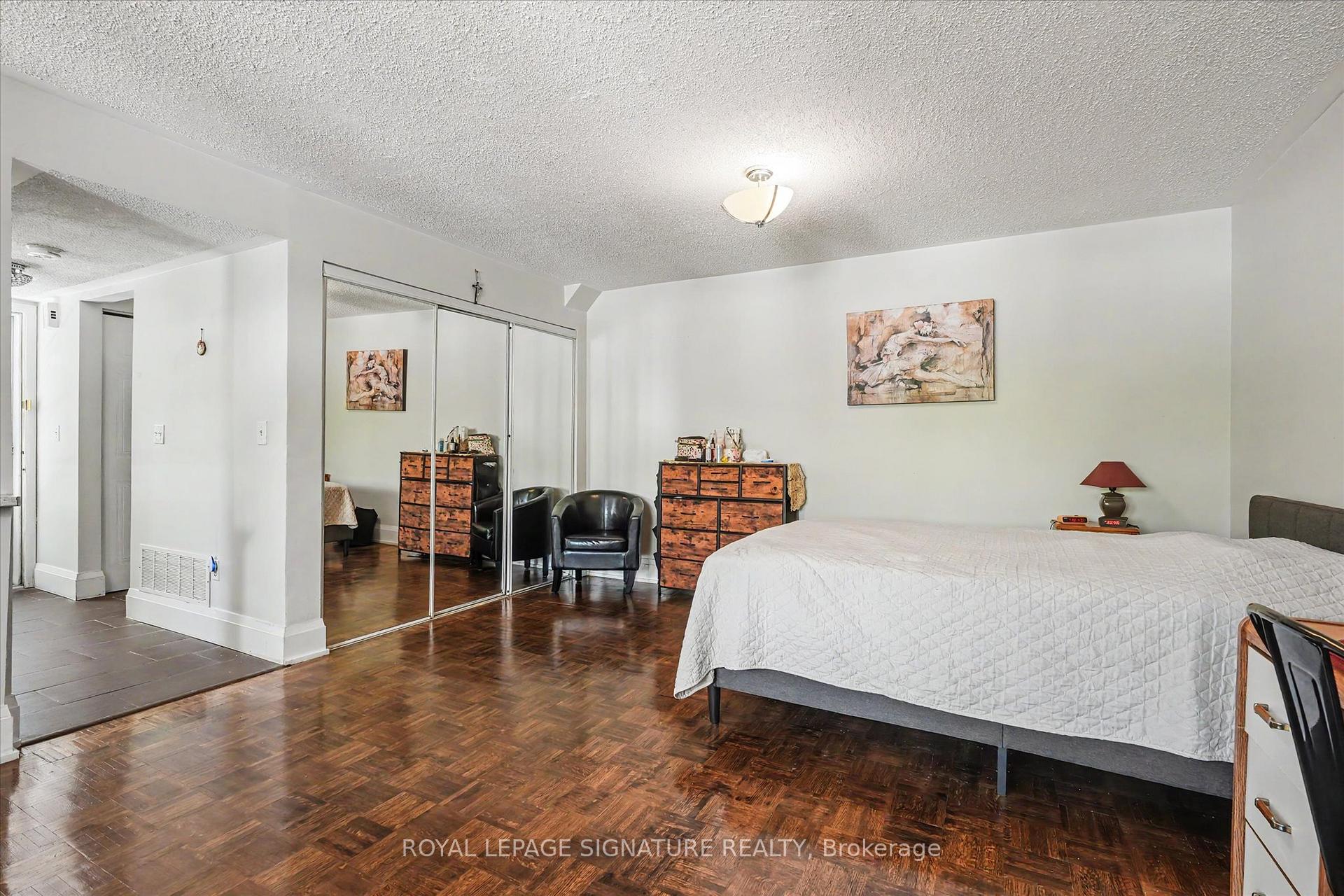 Photo 15 of Unit 221, 101 Bristol Road E, Mississauga, Hurontario — HOMEH