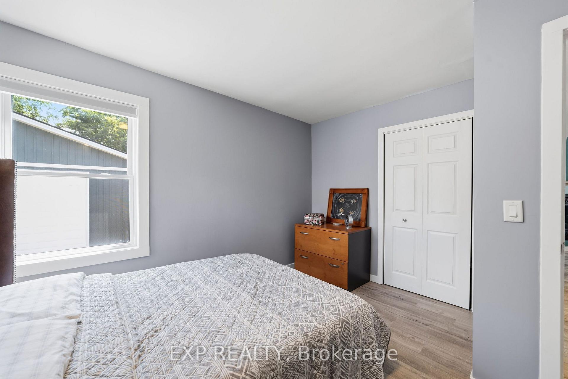 Photo 13 of 172 East Street, London, East M — HOMEH