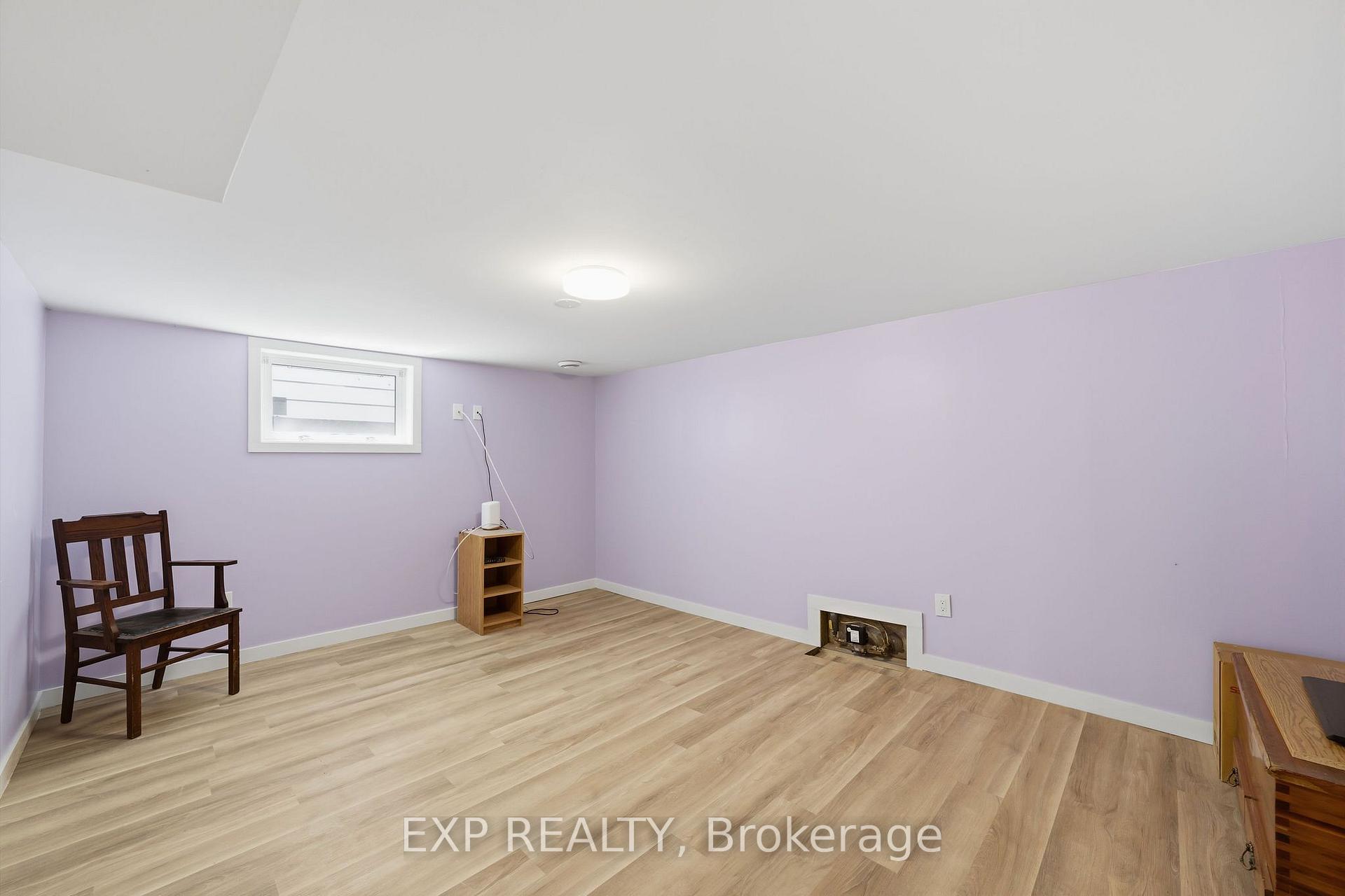 Photo 16 of 172 East Street, London, East M — HOMEH