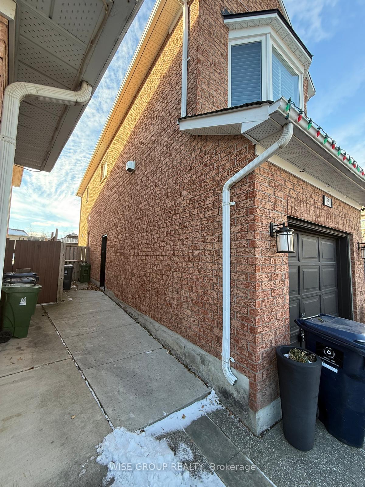 Photo 11 of Unit Basement, 55 Purdy Crescent, North York, Humberlea-Pelmo Park — HOMEH