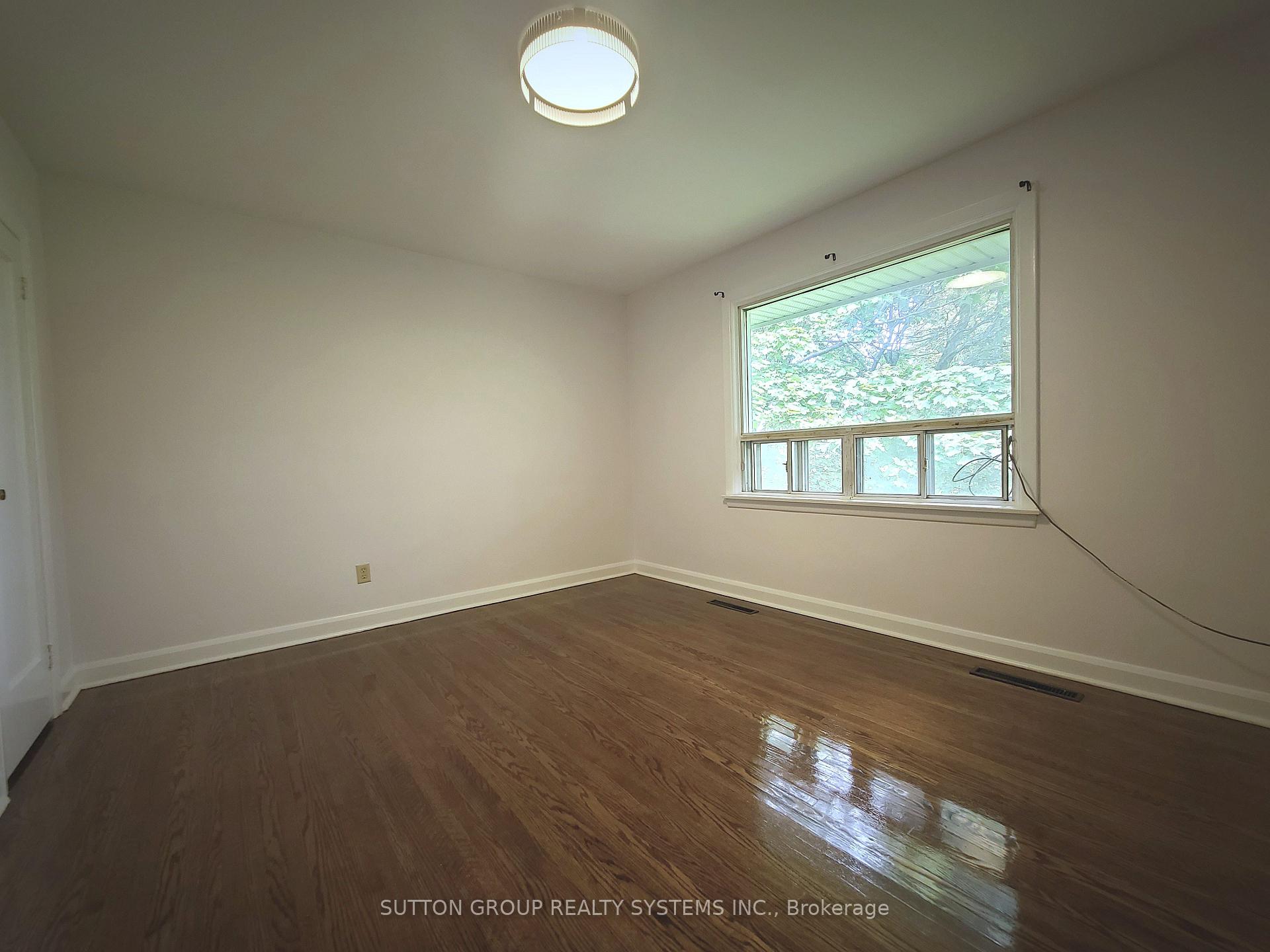 Photo 12 of 998 King Road, King, Rural King — HOMEH