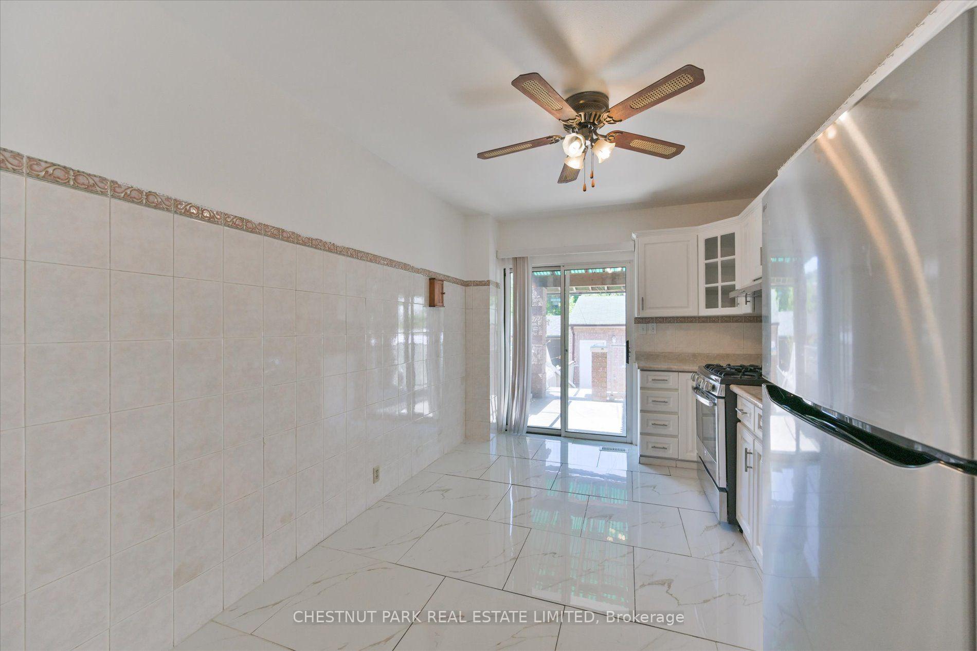 Photo 6 of Unit Main & Bsmt, 13 Silver Avenue, Toronto, Roncesvalles — HOMEH