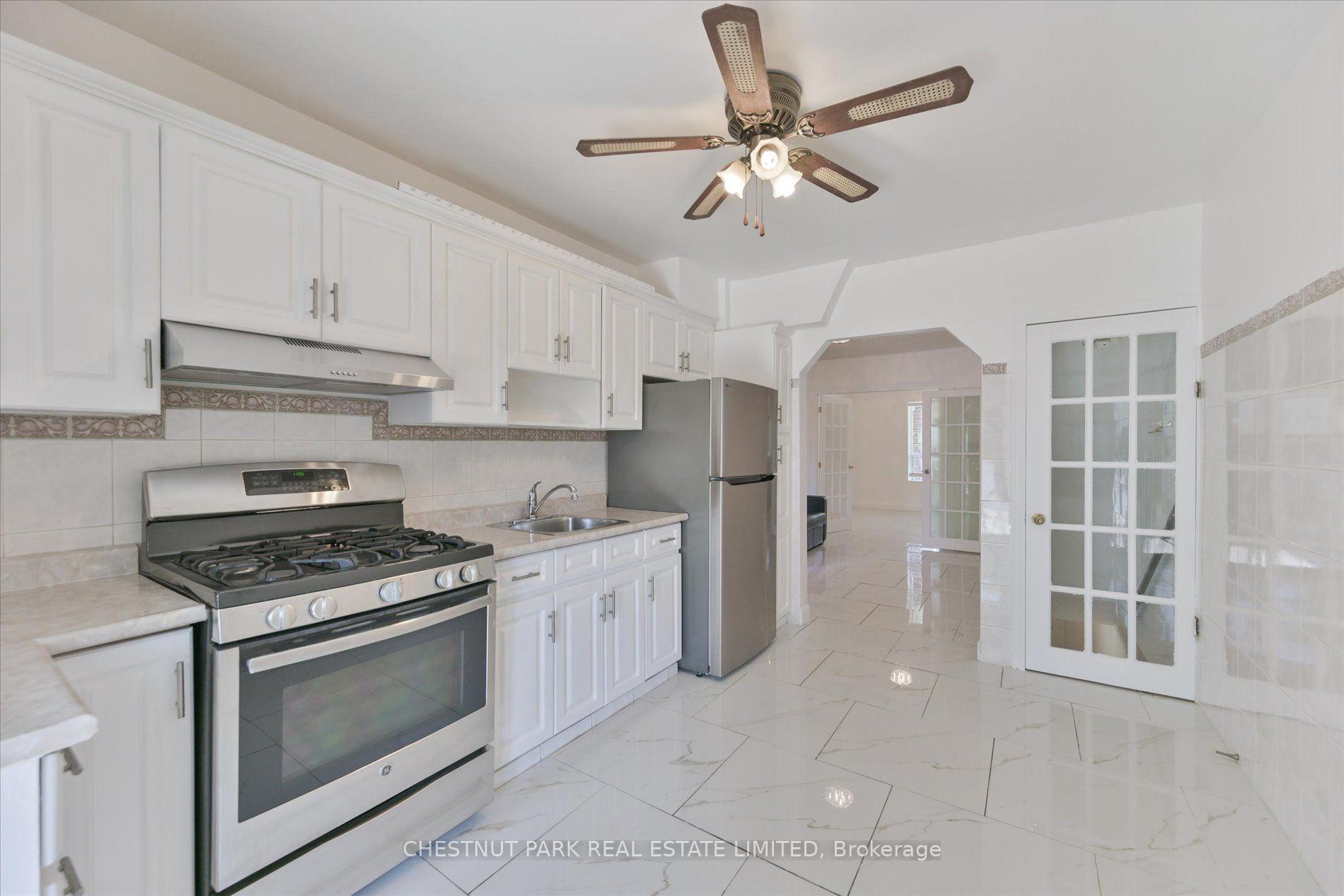 Photo 7 of Unit Main & Bsmt, 13 Silver Avenue, Toronto, Roncesvalles — HOMEH