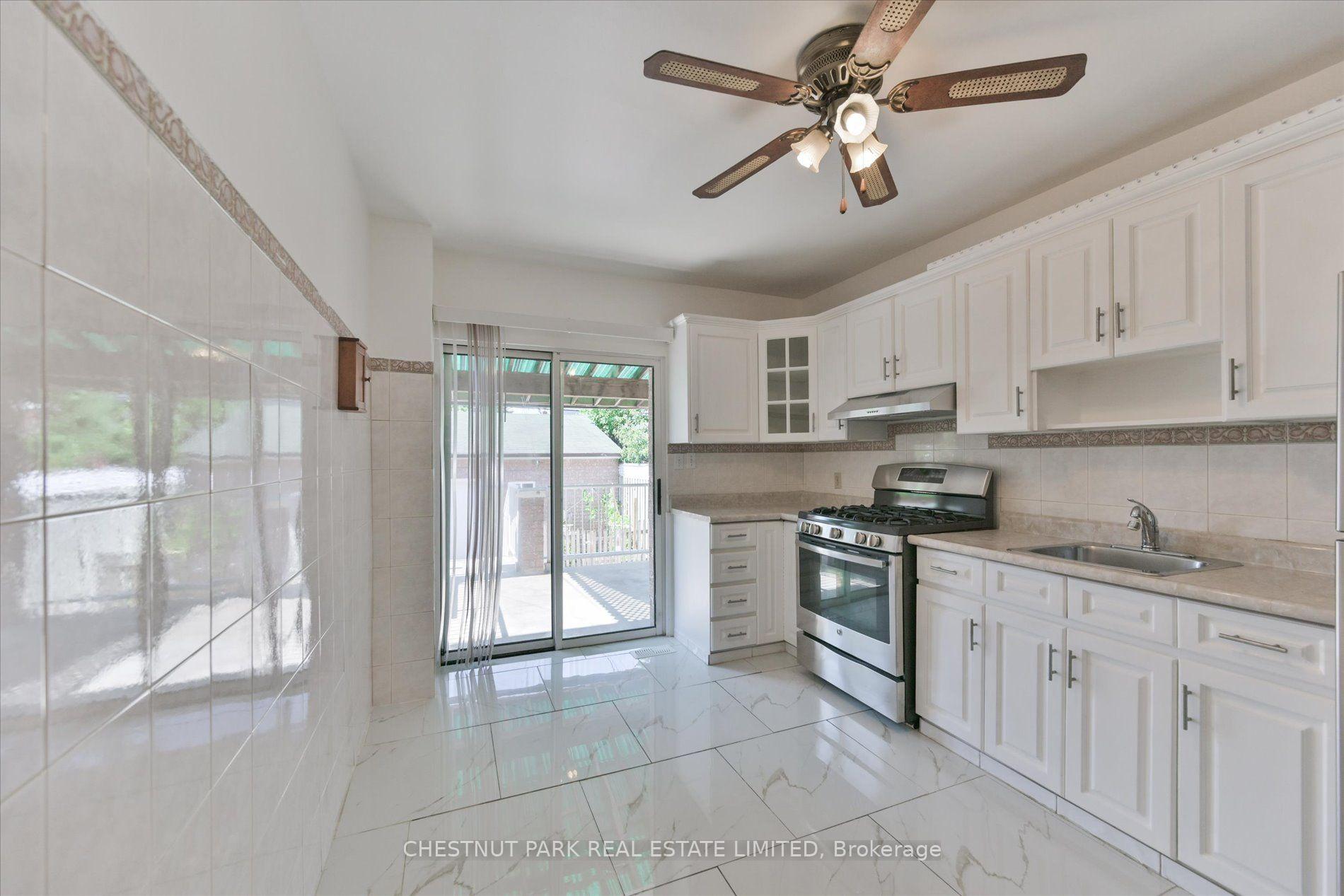Photo 8 of Unit Main & Bsmt, 13 Silver Avenue, Toronto, Roncesvalles — HOMEH