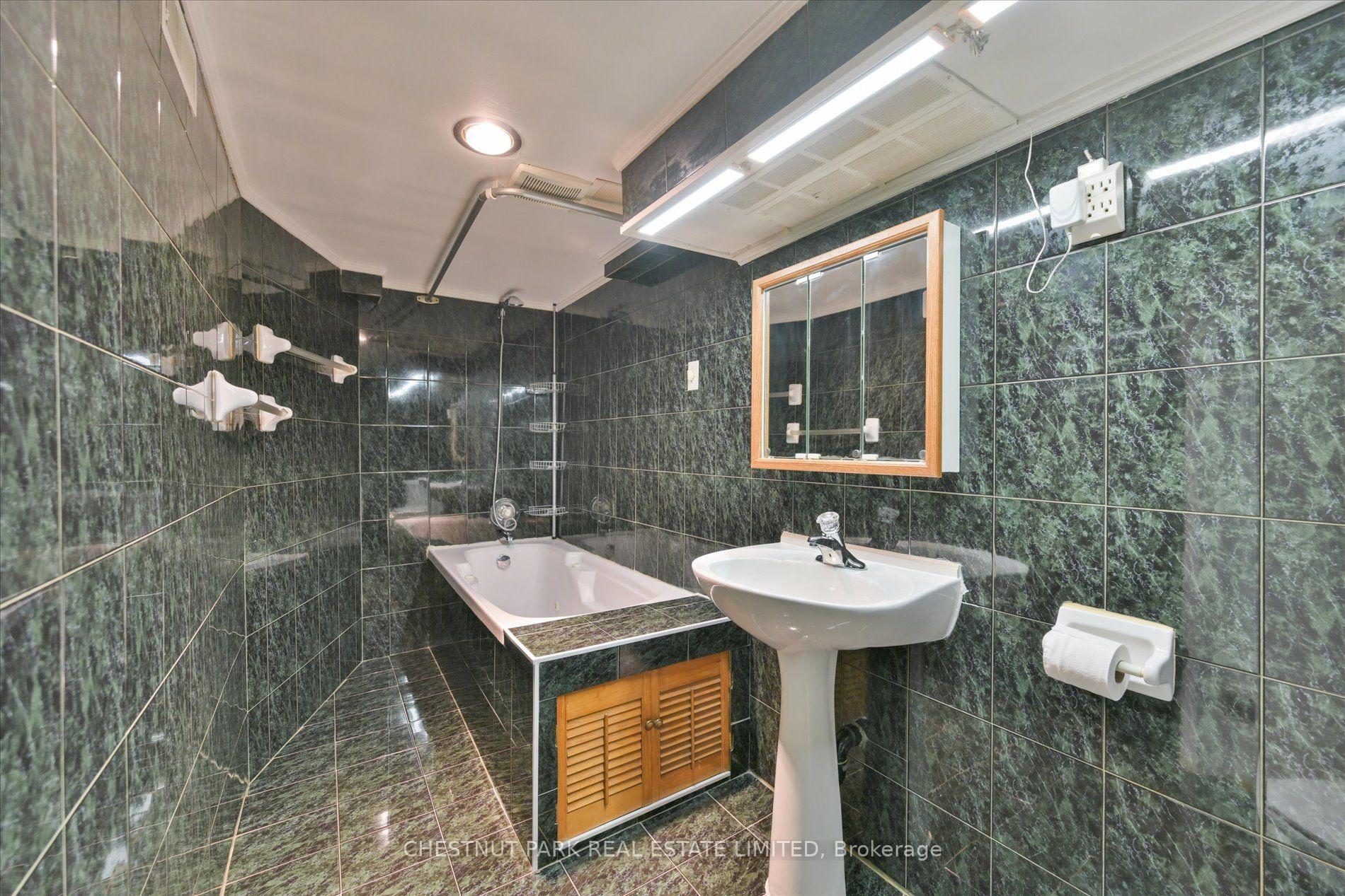 Photo 16 of Unit Main & Bsmt, 13 Silver Avenue, Toronto, Roncesvalles — HOMEH