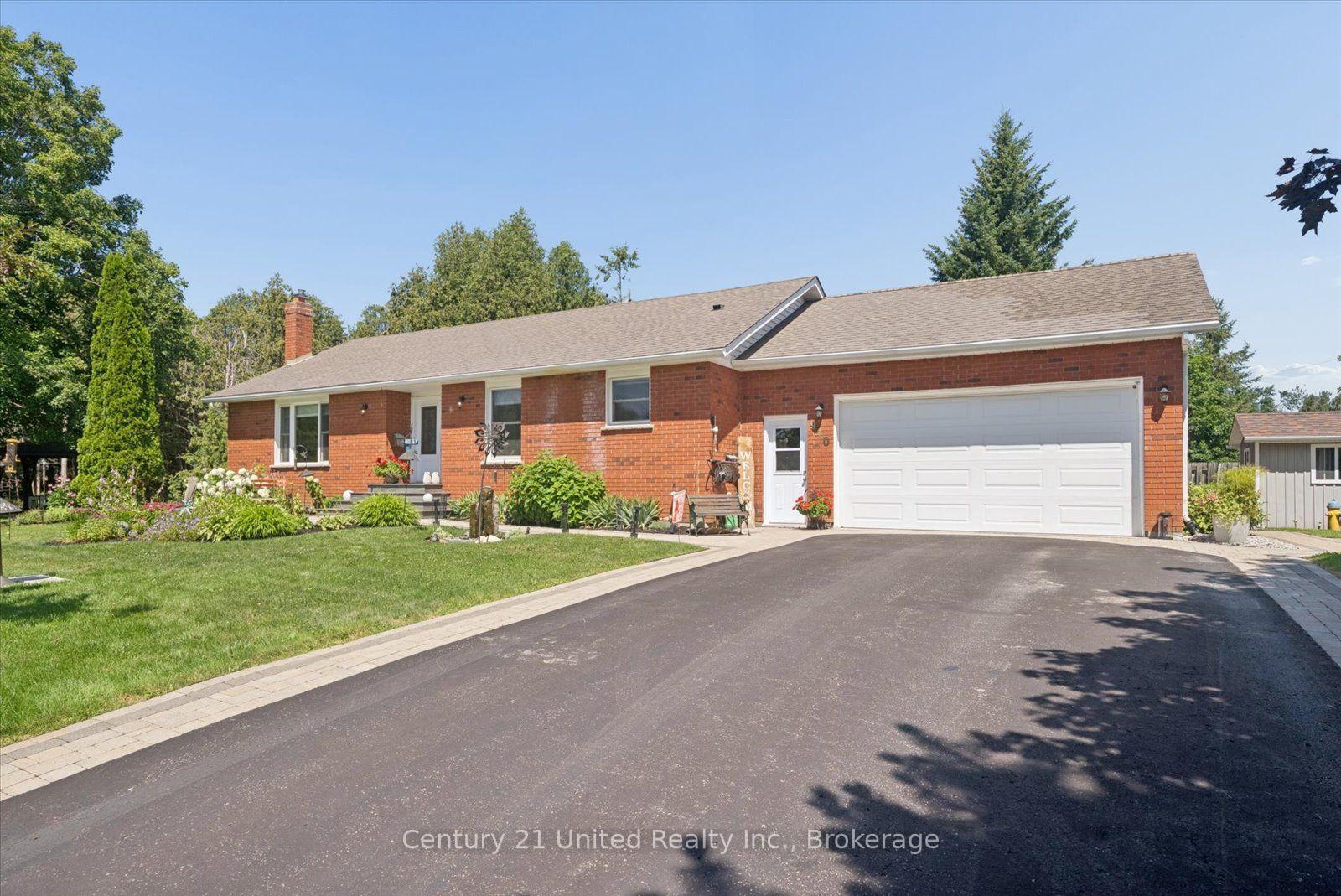 Photo 2 of 940 Cavan Wood Drive, Cavan Monaghan, Cavan Twp — HOMEH