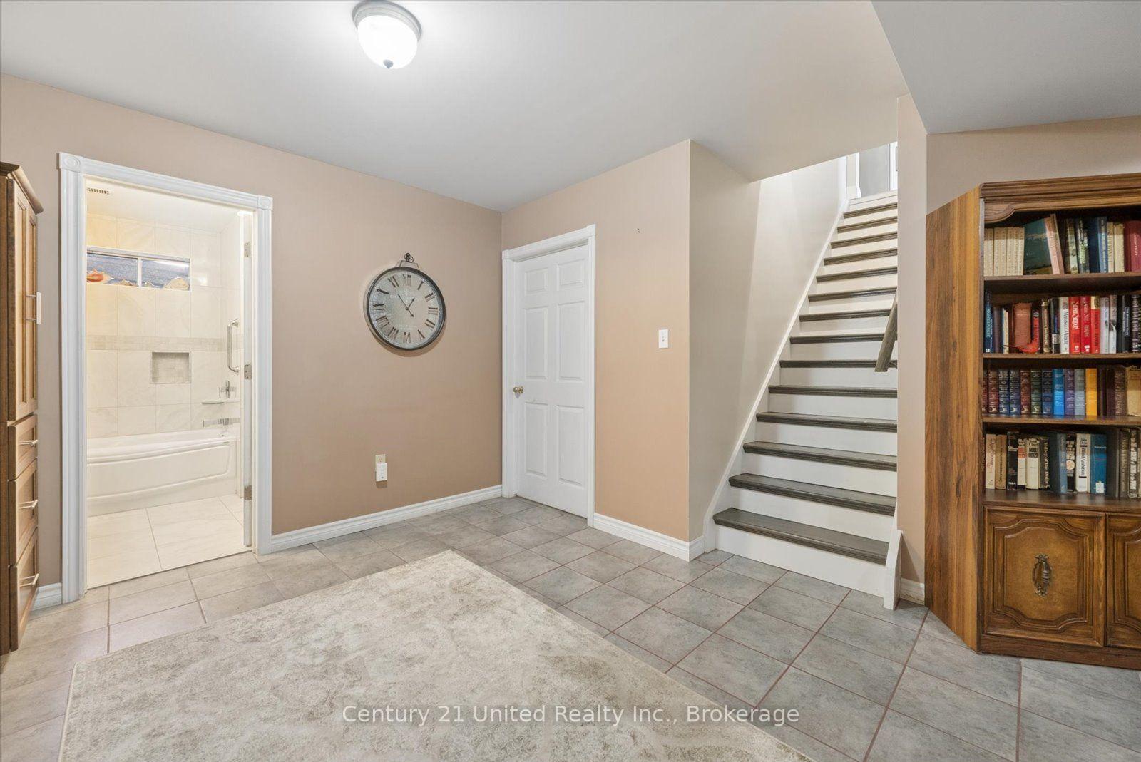 Photo 27 of 940 Cavan Wood Drive, Cavan Monaghan, Cavan Twp — HOMEH